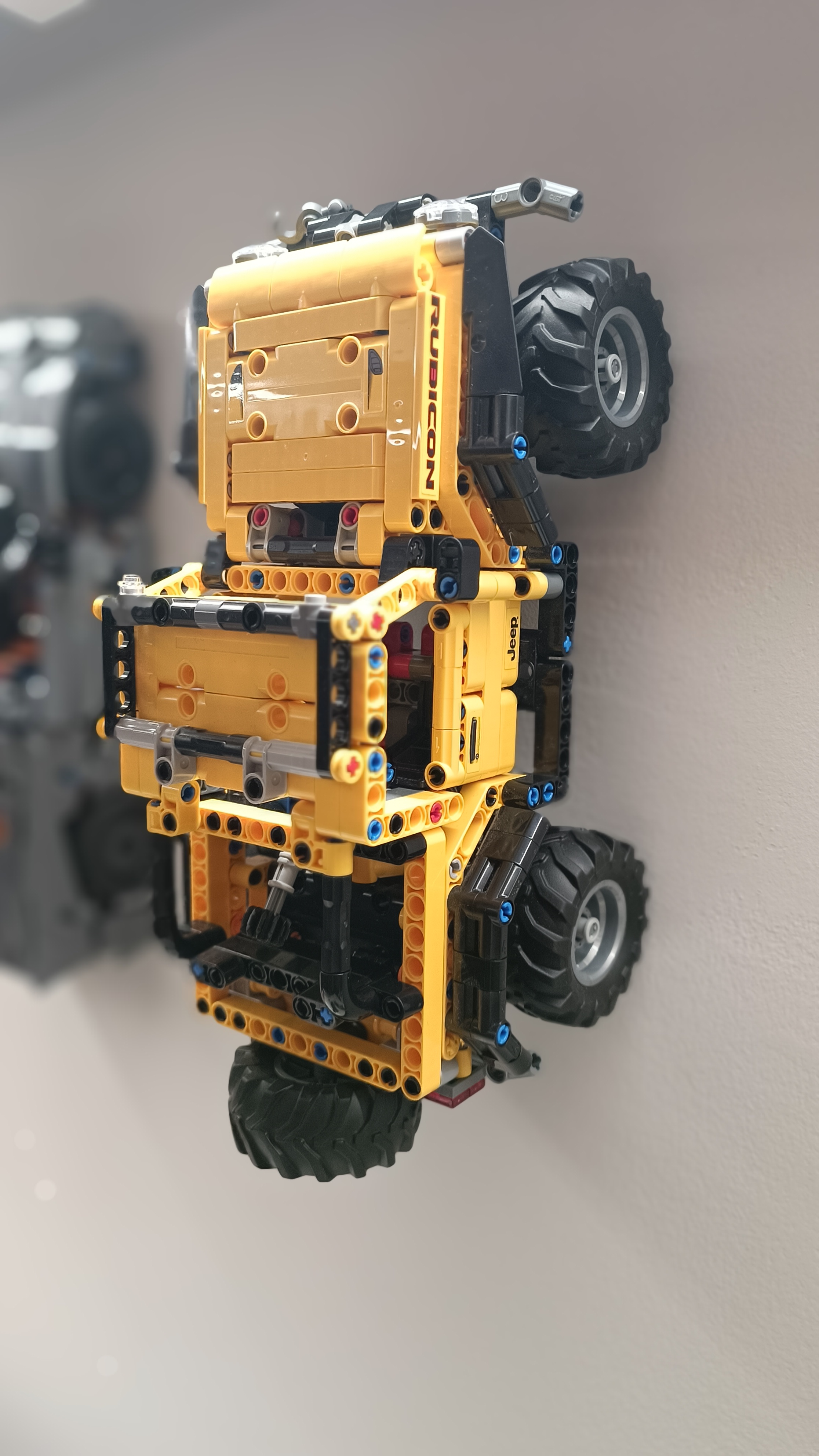Lego 42122 wall mounth