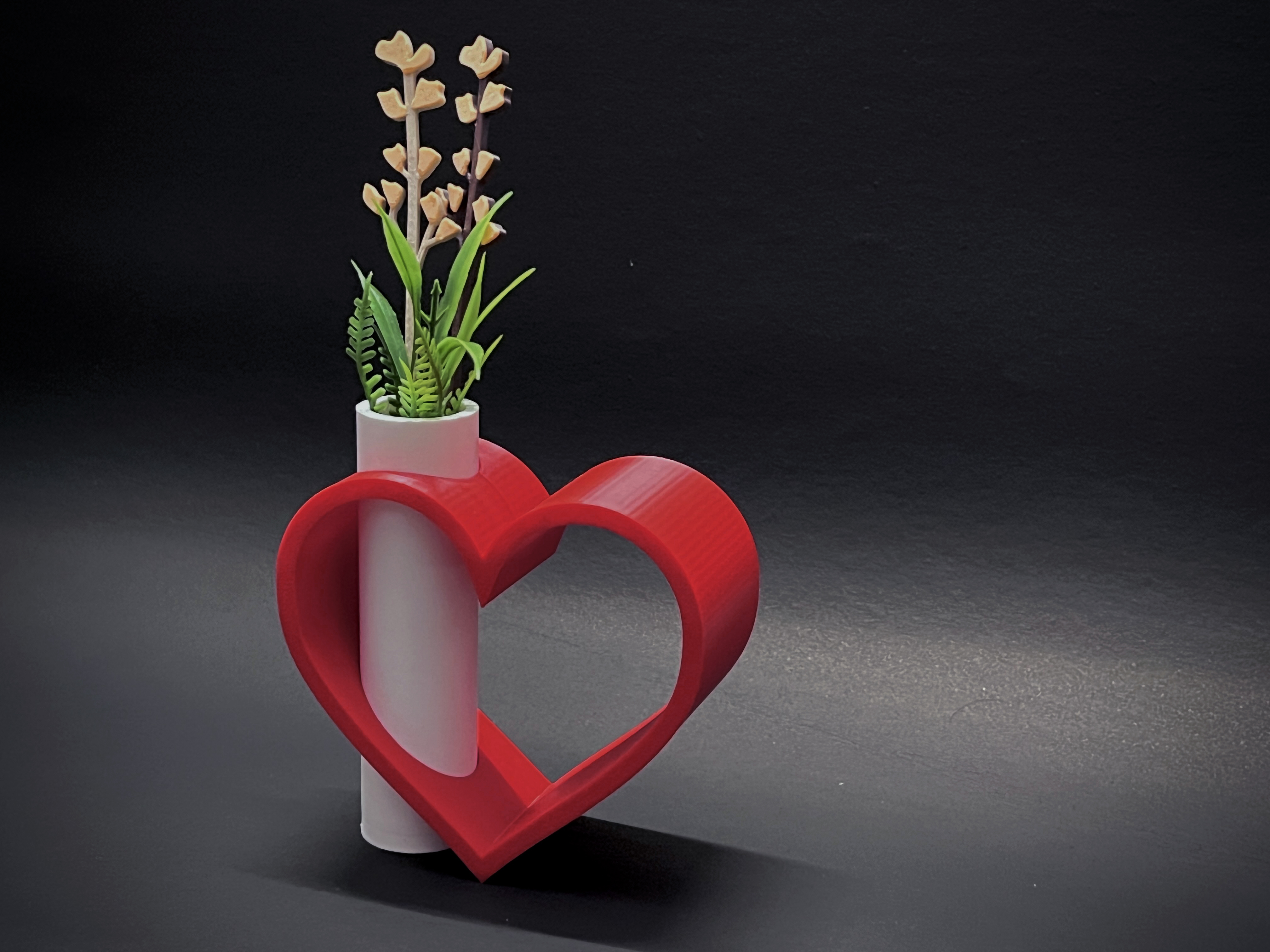 Miniatura 2 do modelo 3D Heart Vase