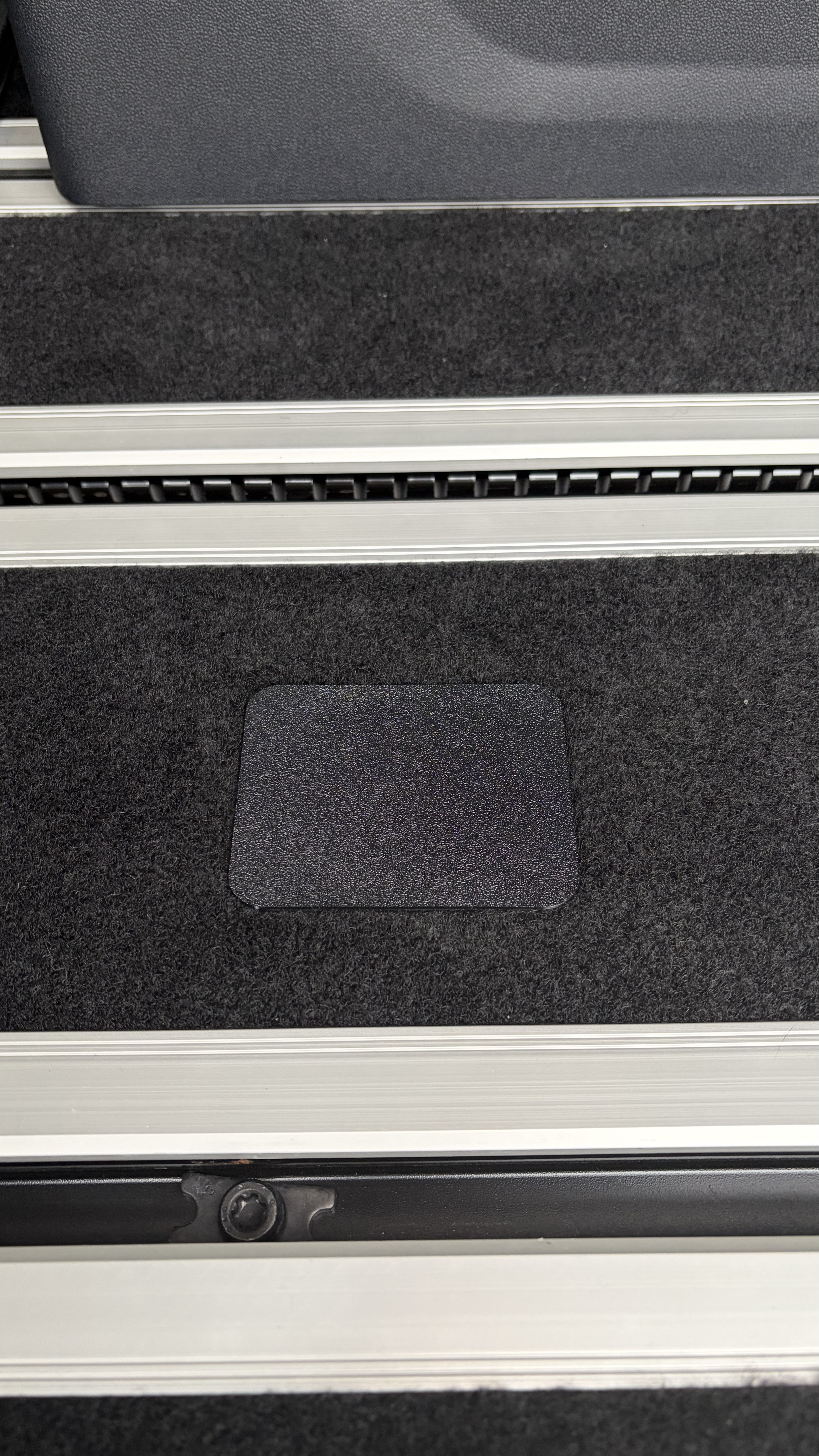 Ford Tourneo Custom (2024+) Backseat Cable Socket Cover