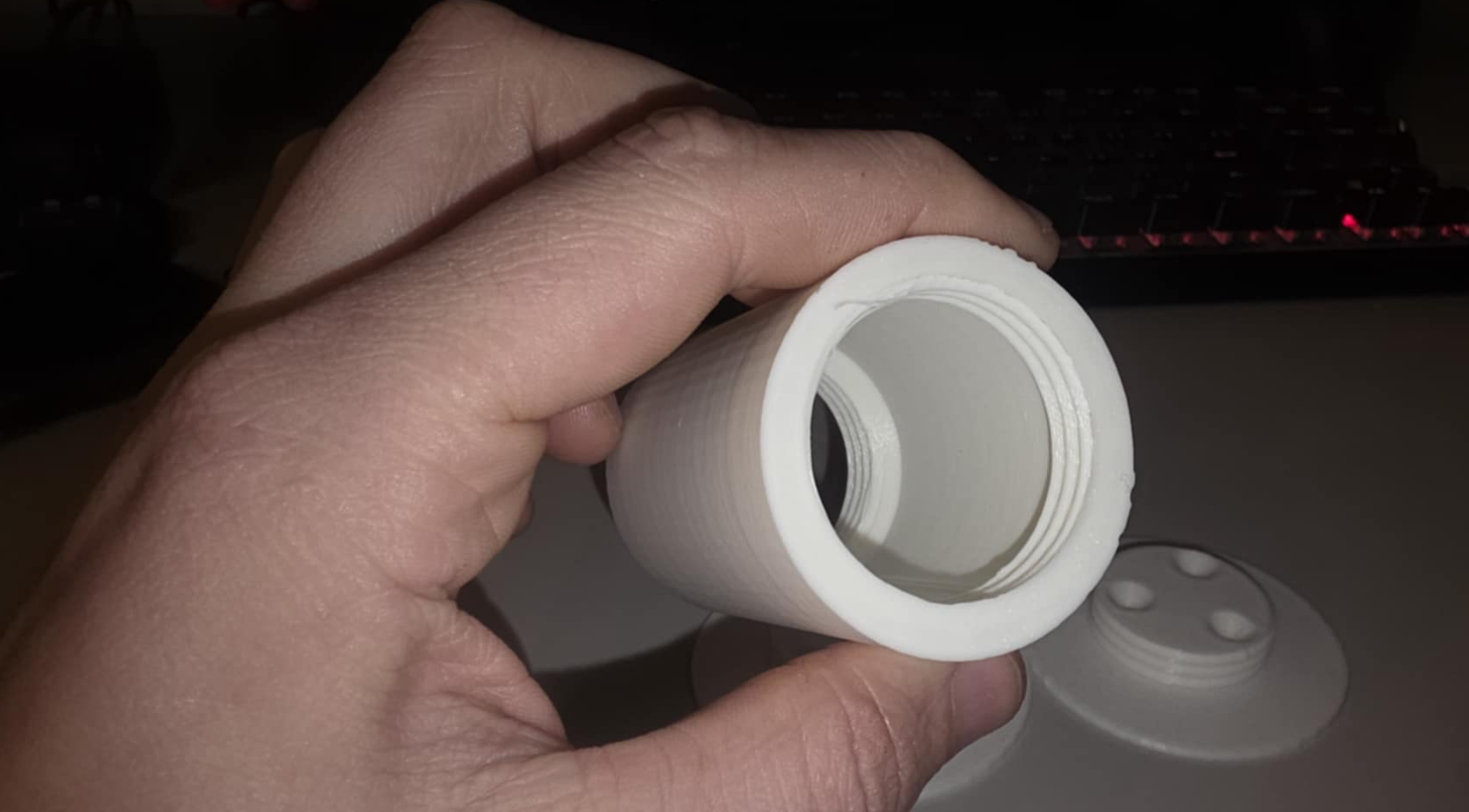 Horizontal Ceiling Spool Holder — thumbnail 2