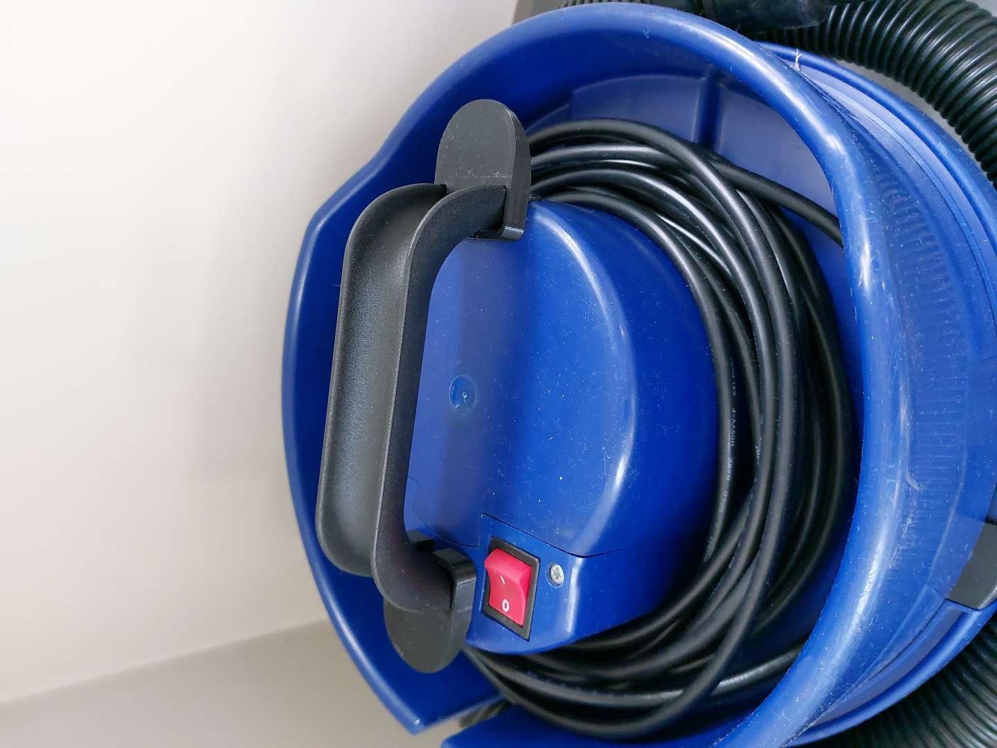 Numatic James wire guide