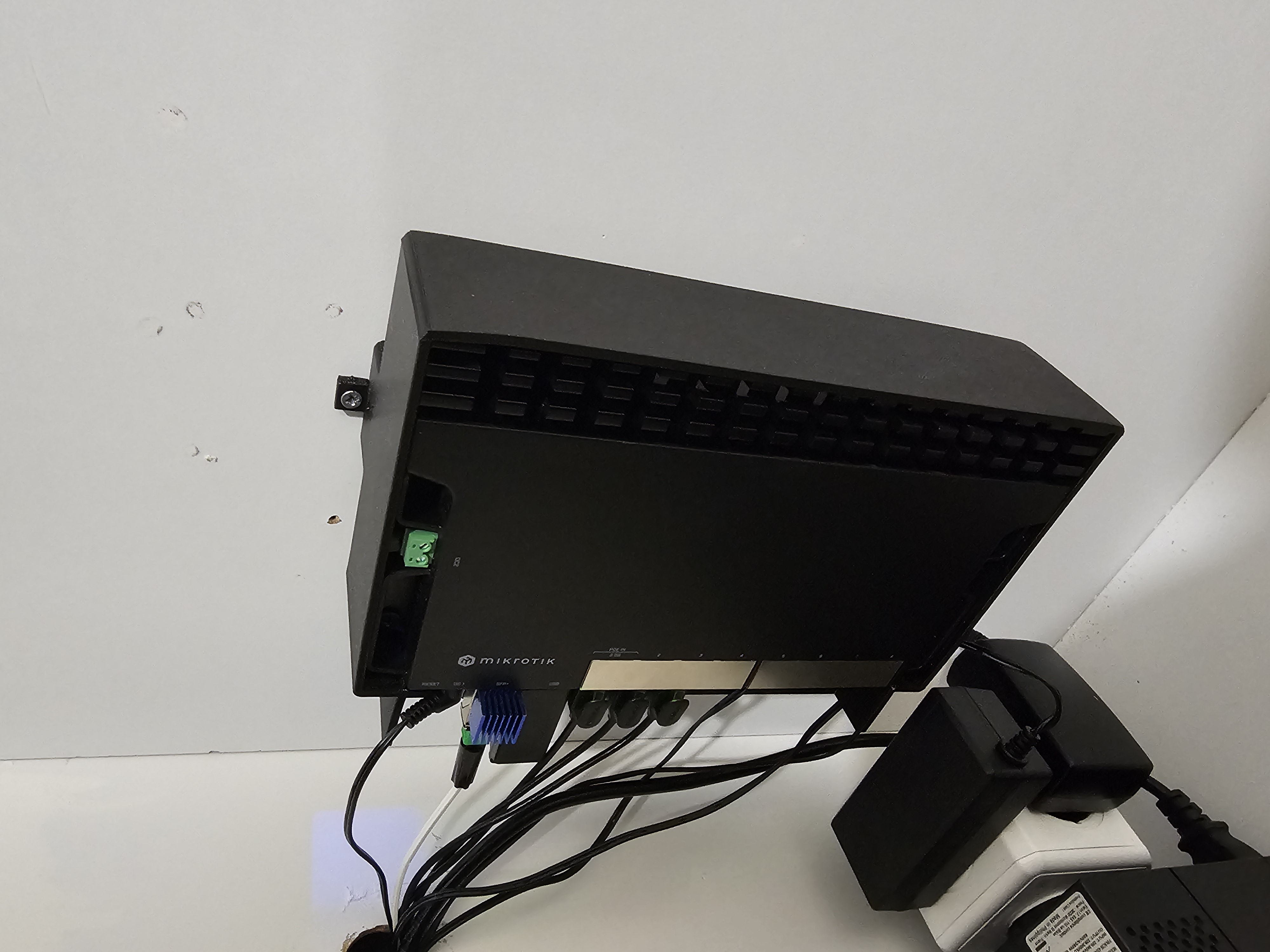 RB5009 Active Cooling Bracket with 120mm Fan Support