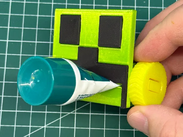 Minecraft Creeper Toothpaste Squeezer