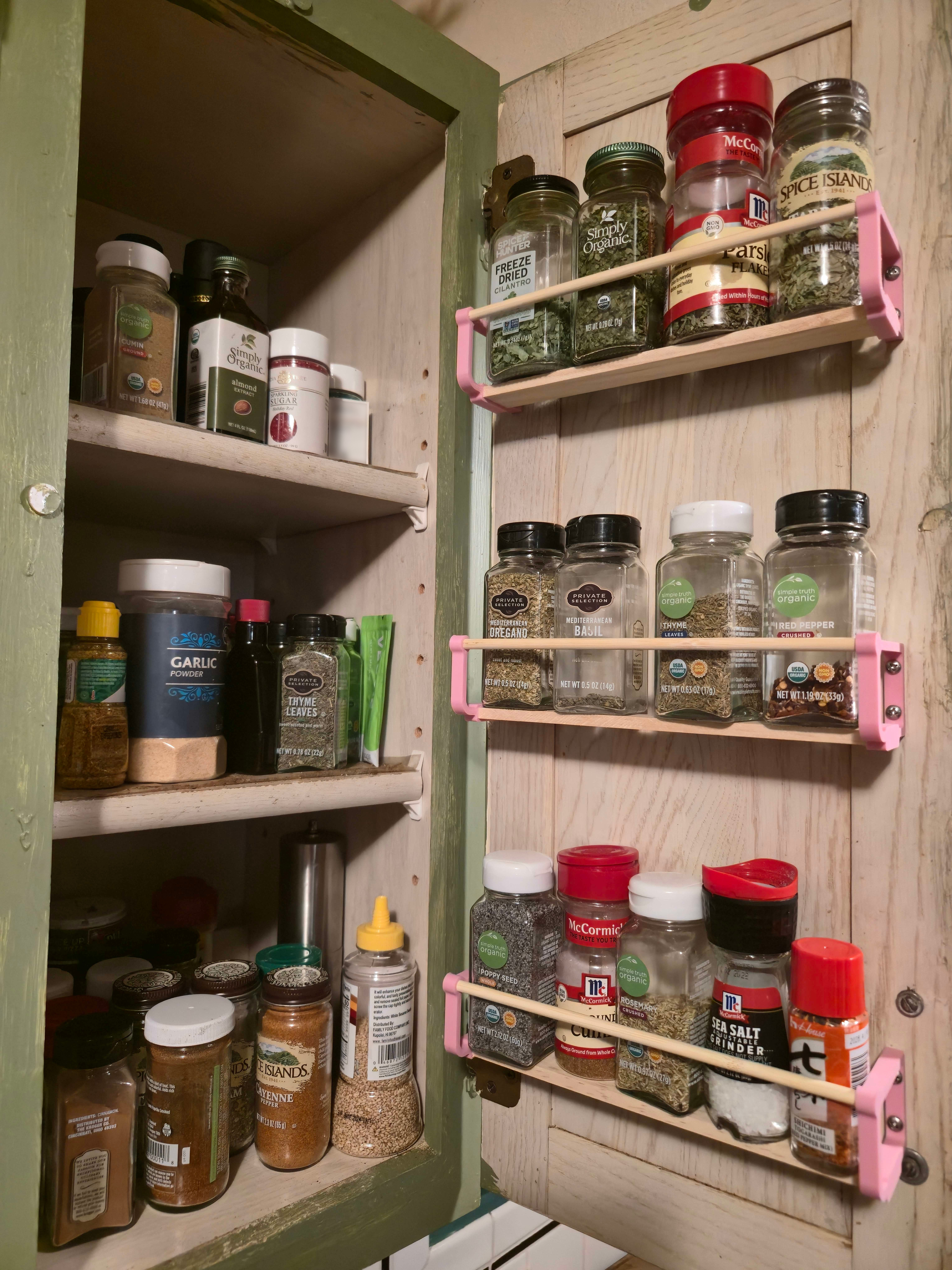 53 mm deep behind-door spice rack