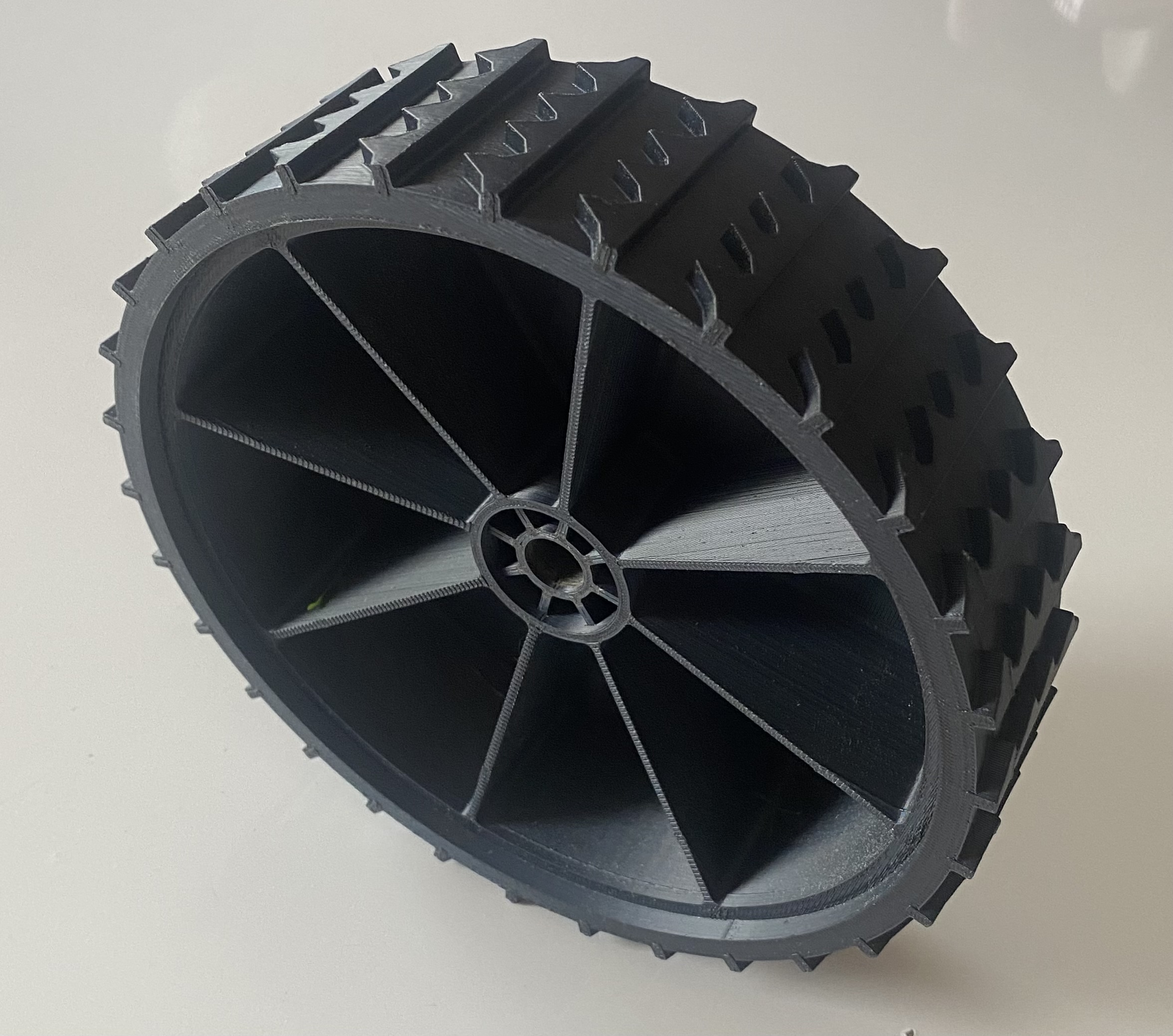 Lawnmower wheel — thumbnail 4