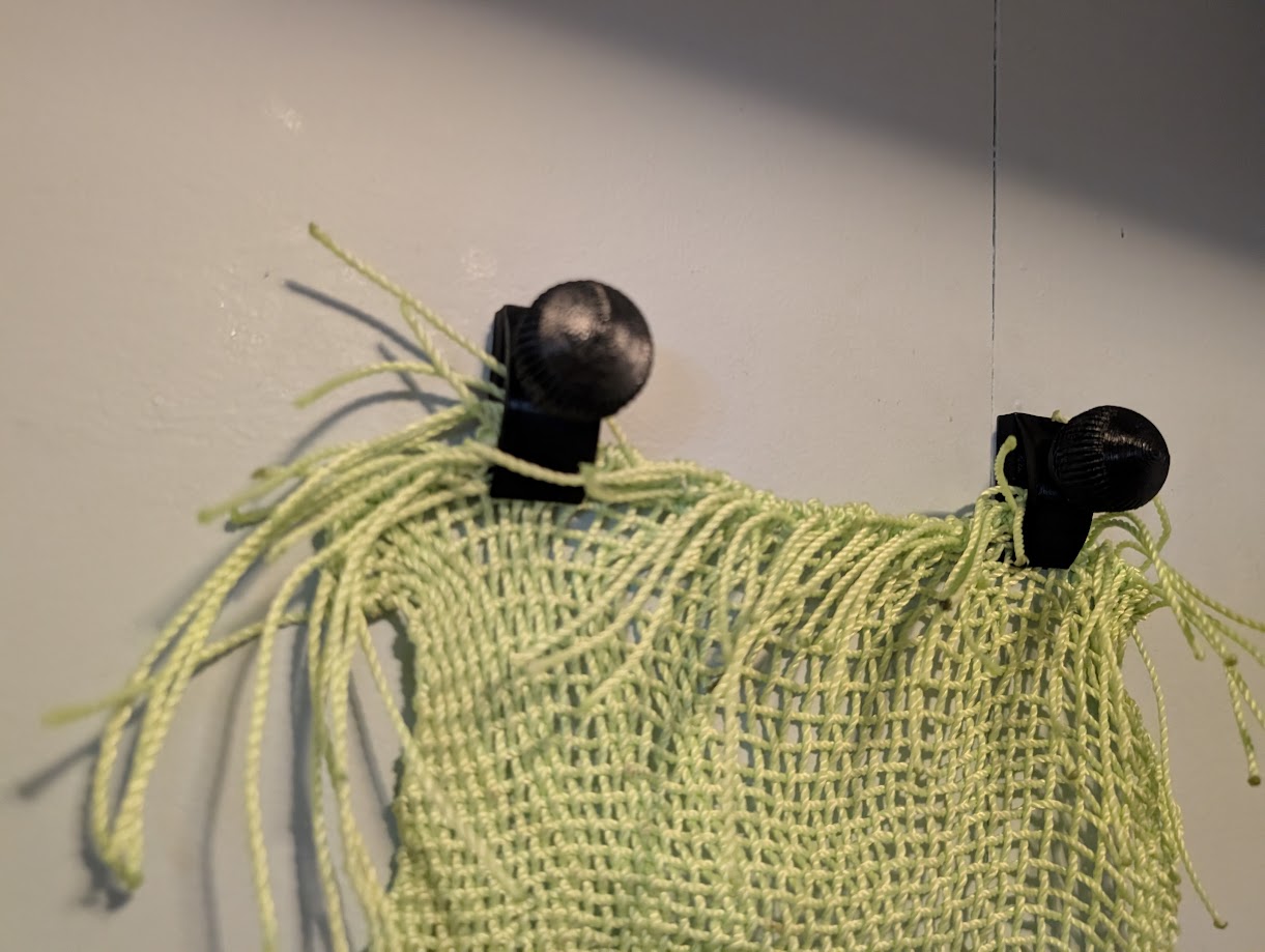Tapestry hanger clamp