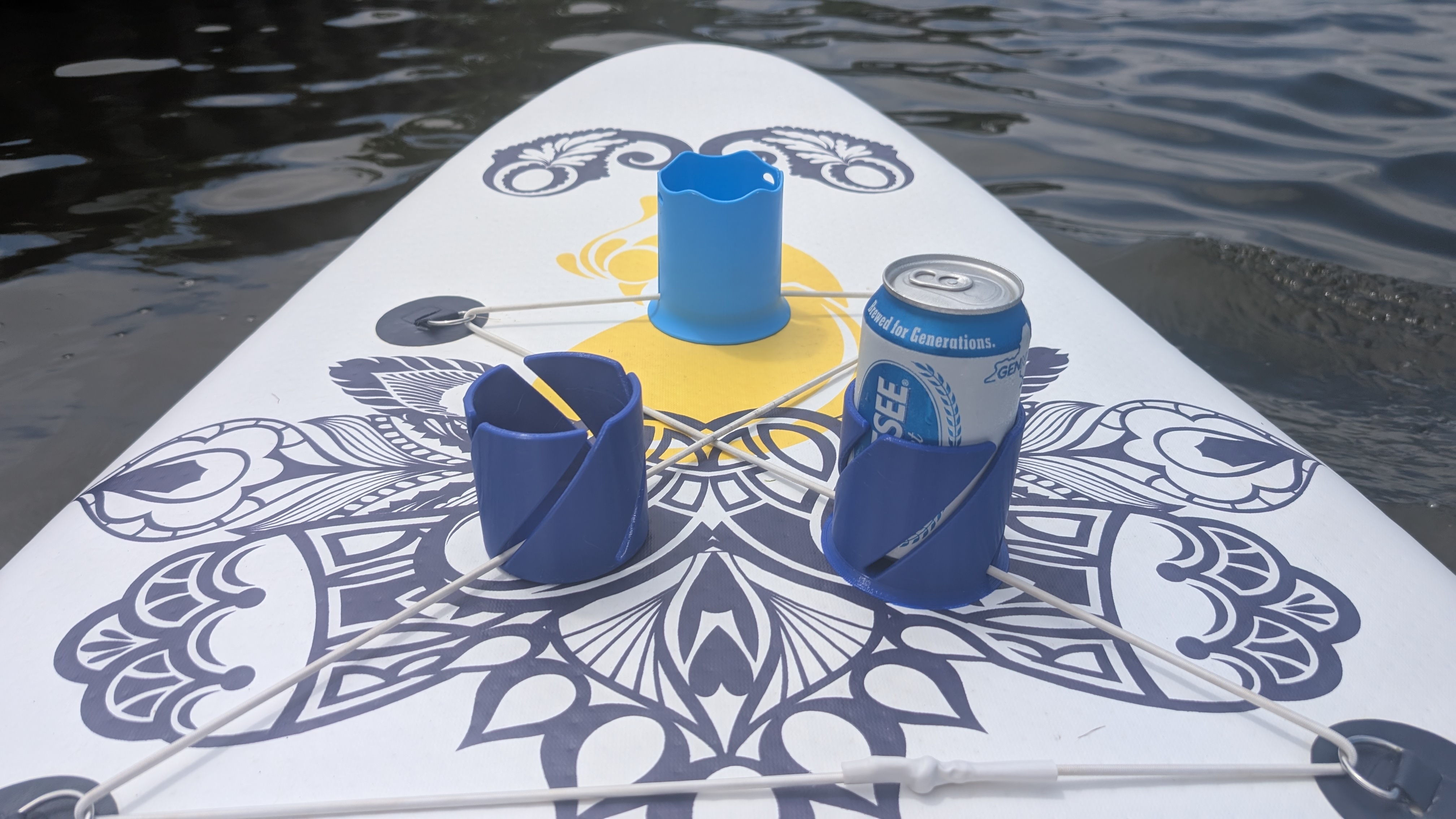 Can holder for Paddle board with flared base