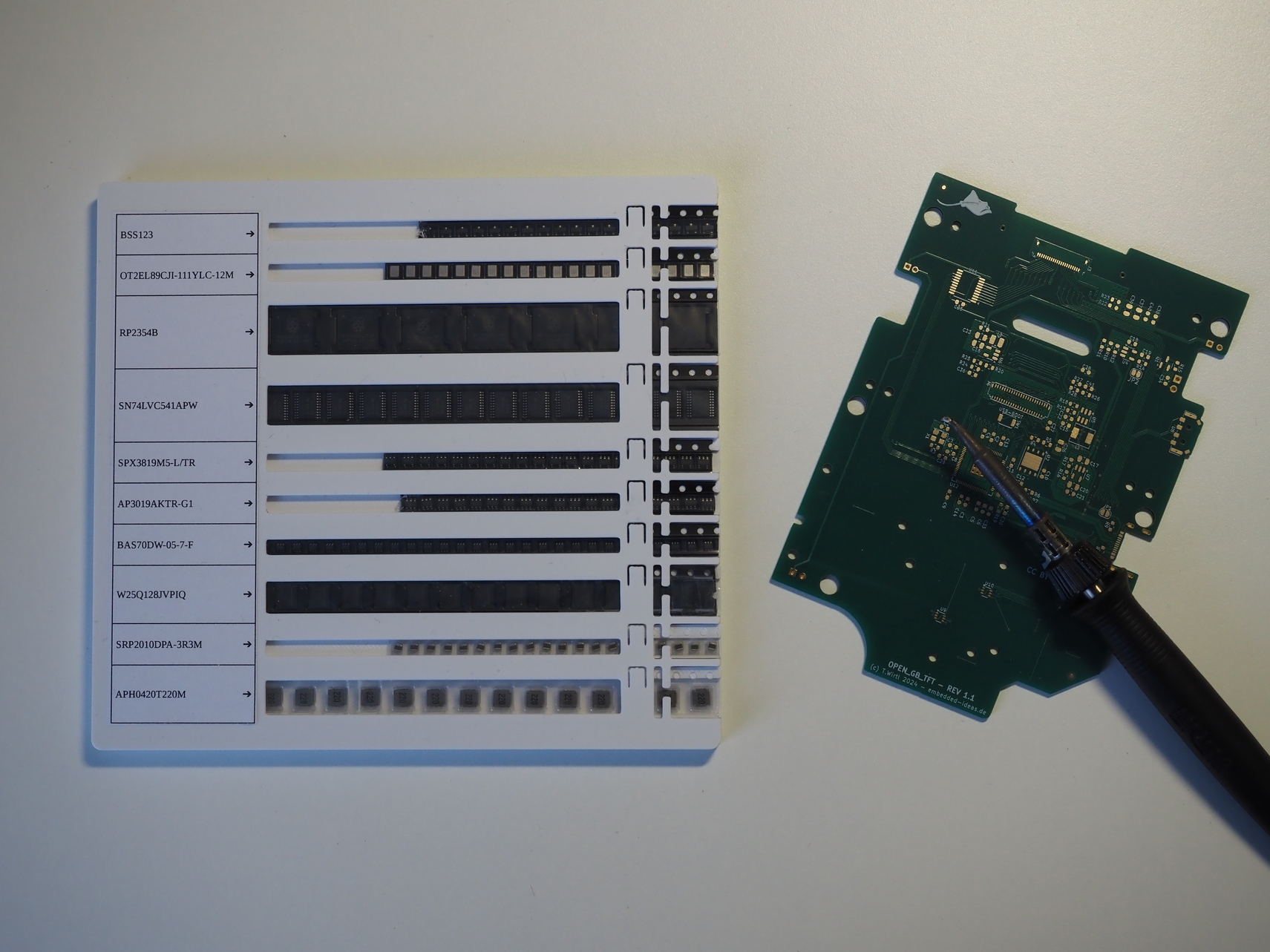 Miniatura 2 do modelo 3D Parametric SMD Component Storage Tray