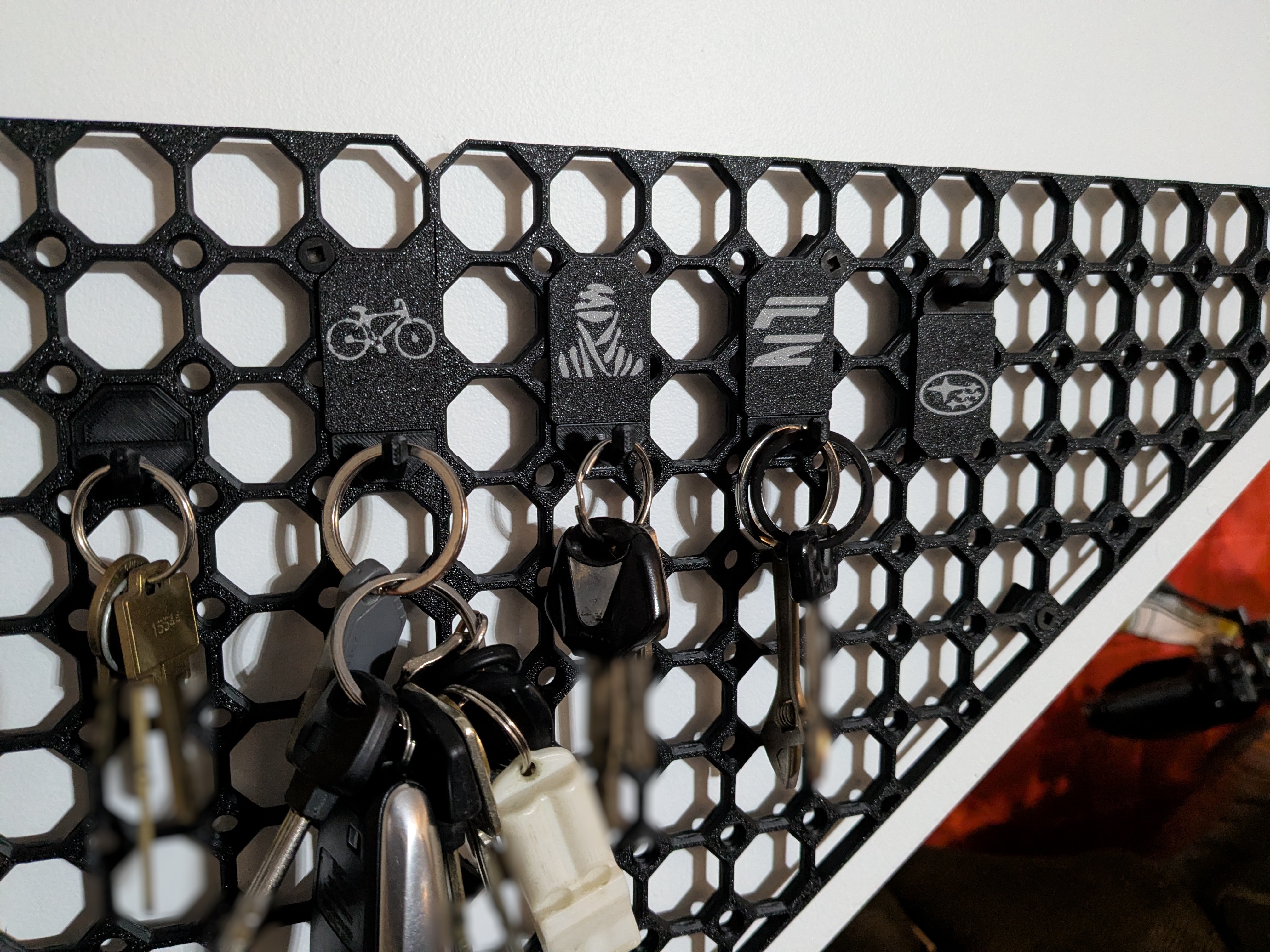 Key Hooks With Logo Plate for Multiboard