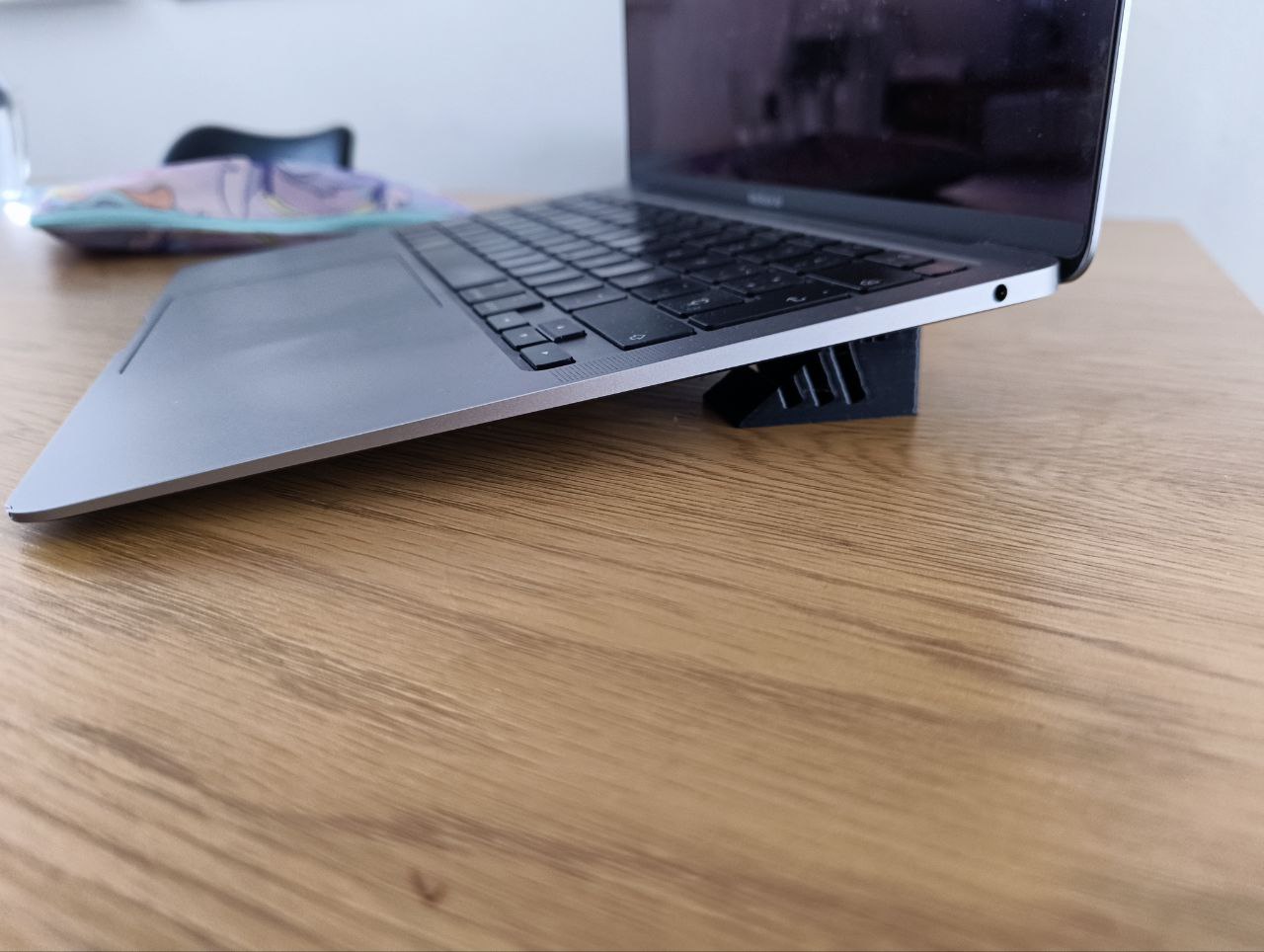 Shark Laptop Fins - Portable Cooling Risers