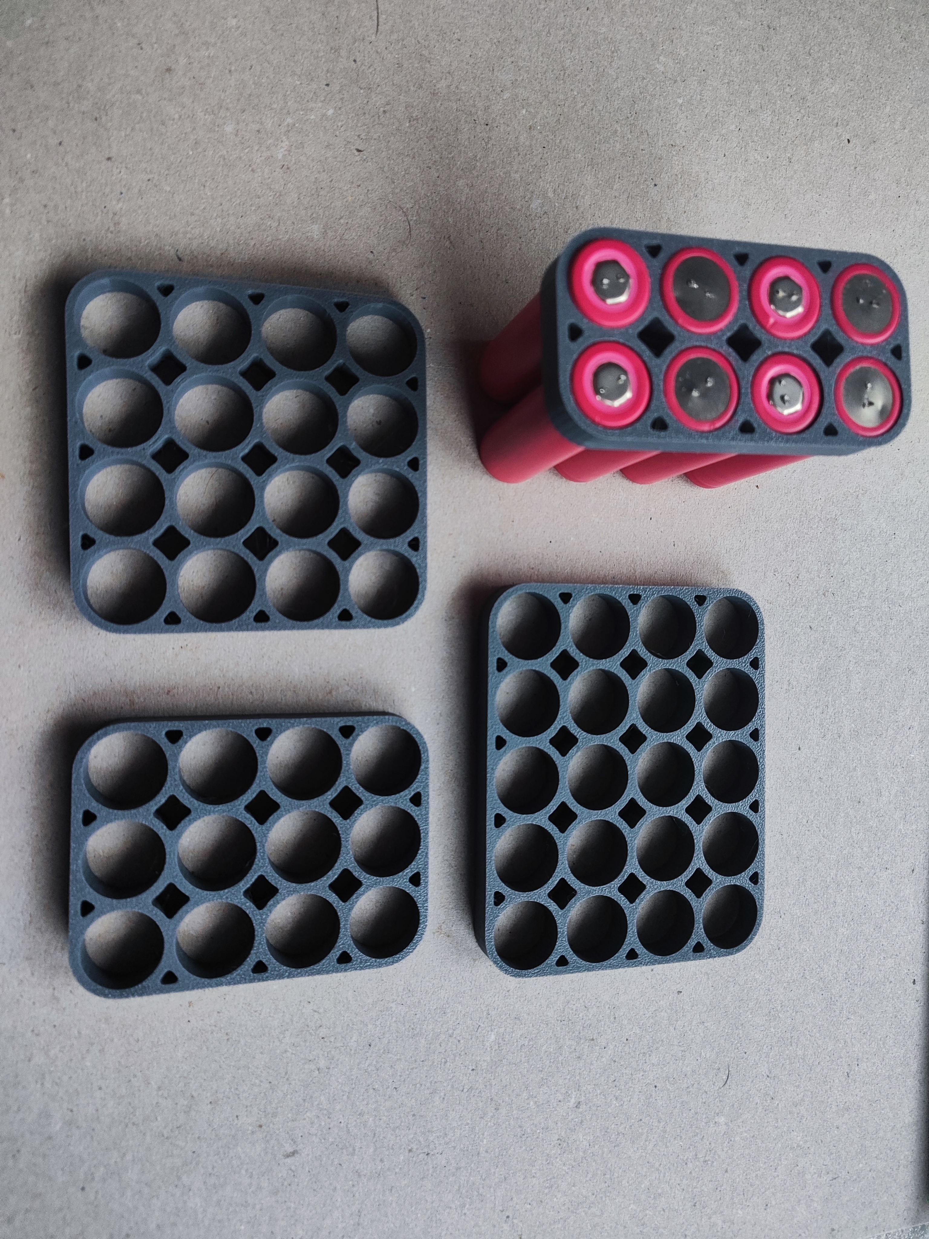 18650 Quad Row Holder Set | Wire Channels (8-24 Cells)