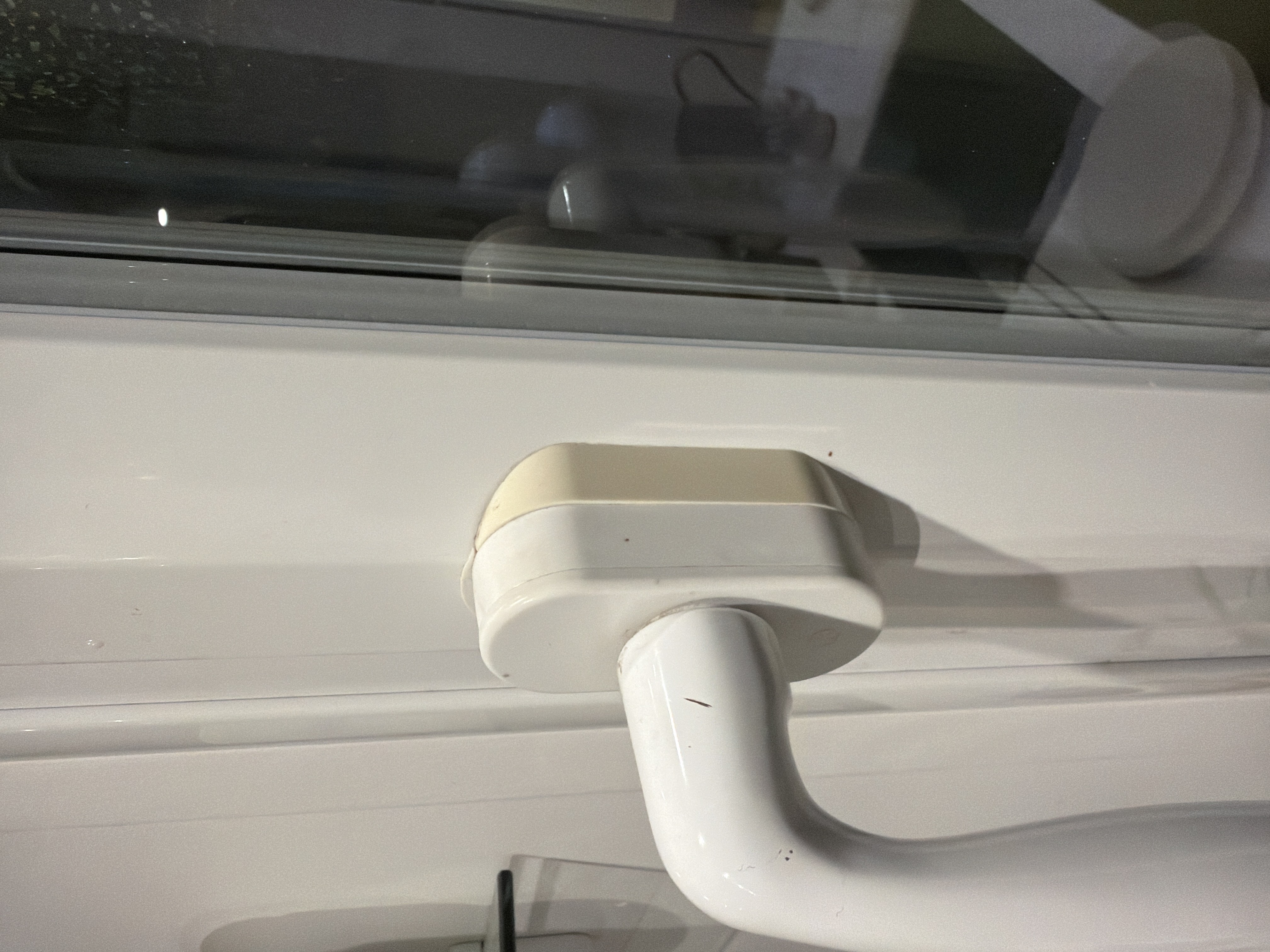 Window handle alignment bracket — thumbnail 3
