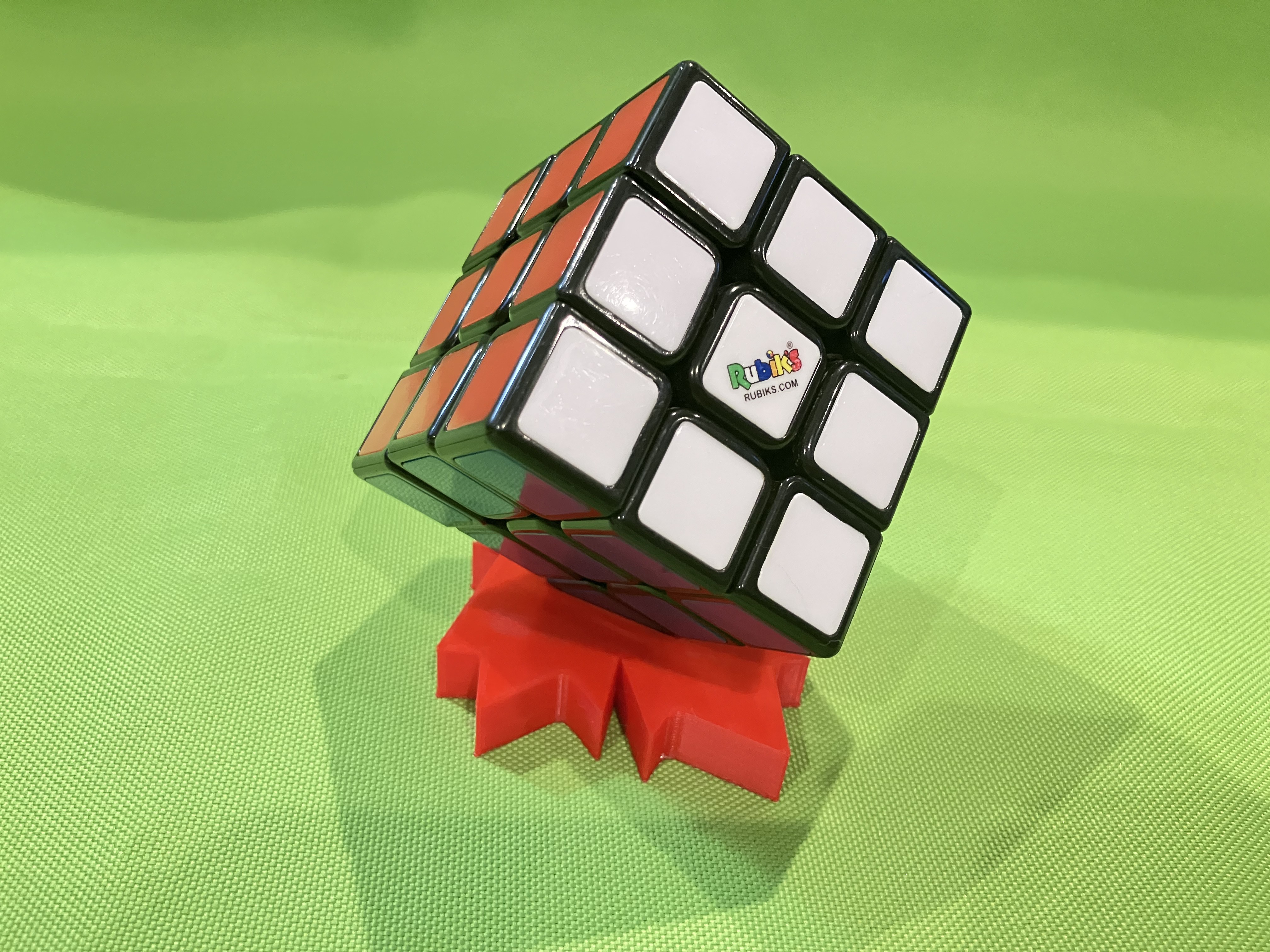Maple leaf Rubiks cube stand — thumbnail 3