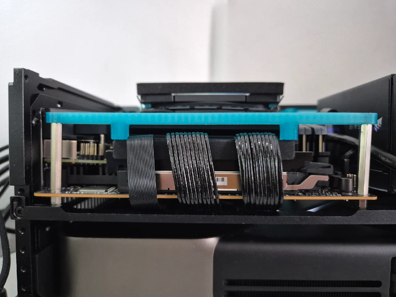 T1 V2.5 Pcie 5.0 Riser Lock Bar by Marcin Patej | Download free