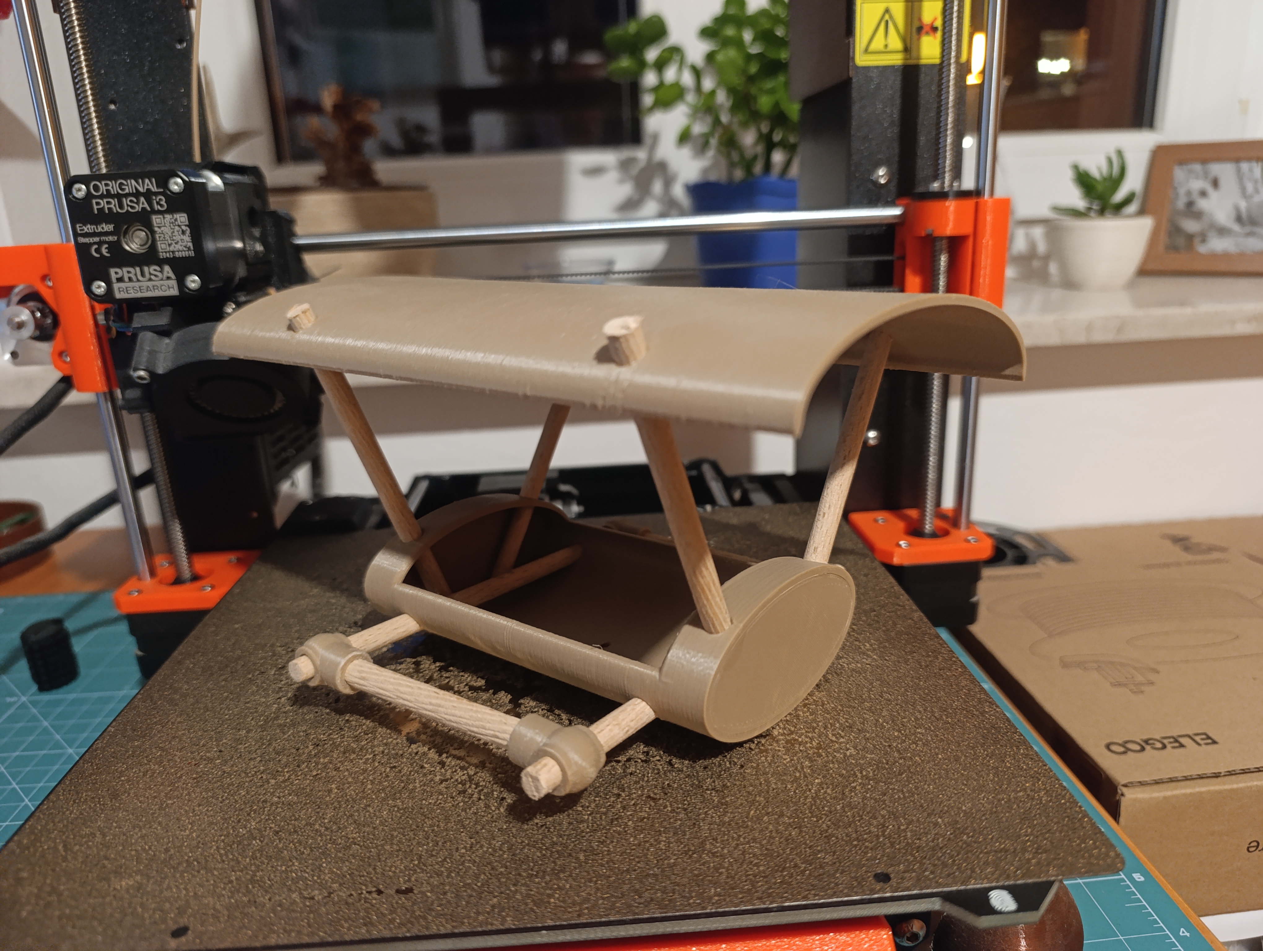 Ptačí krmítko – modulární, venkovní / Bird Feeder – modular outdoor feeder