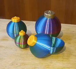 Surprise Inside! Screw-Open Christmas Baubles (Šroubovací koule)