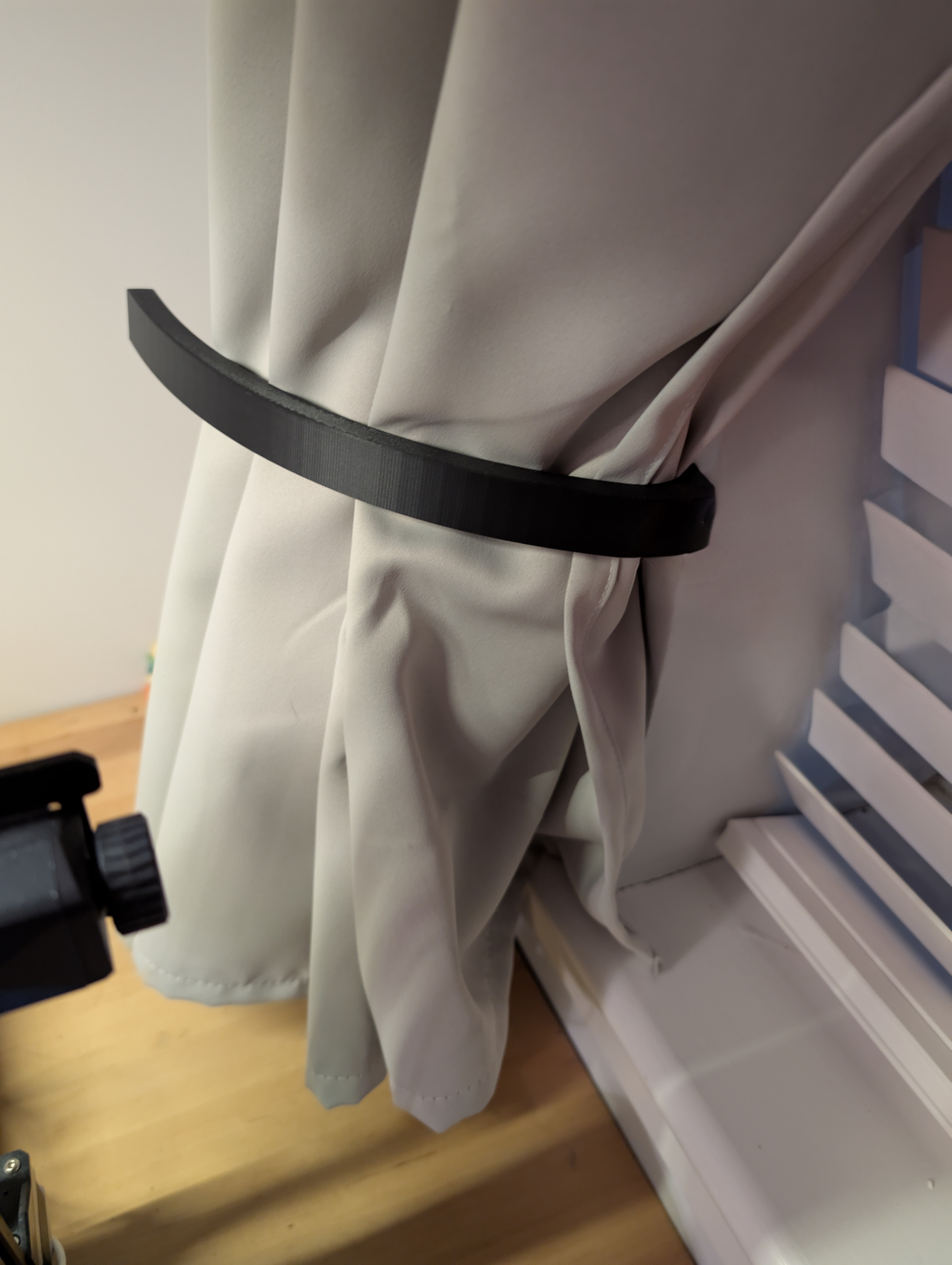 Parametric Hallis Arc Curtain Holdback