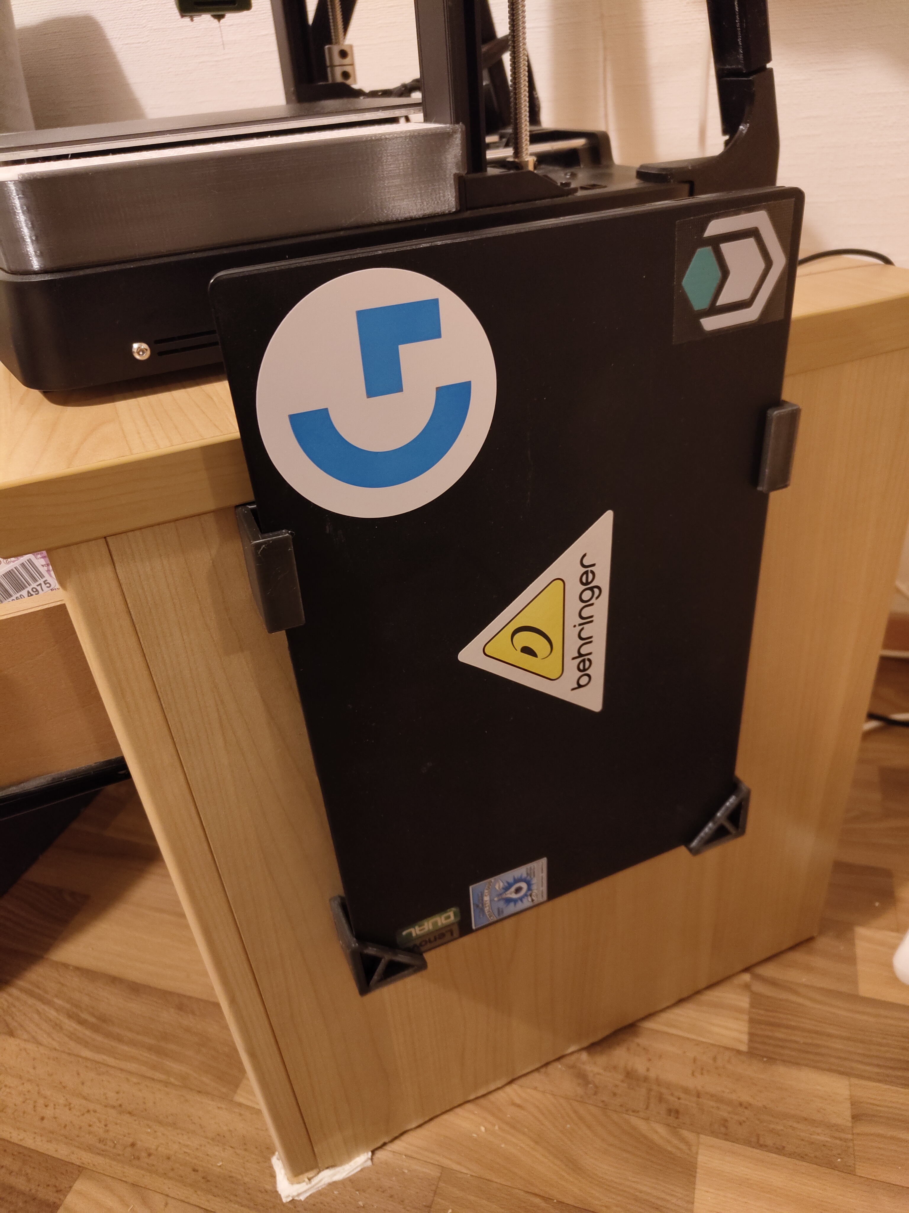 Adjustable laptop wall mount