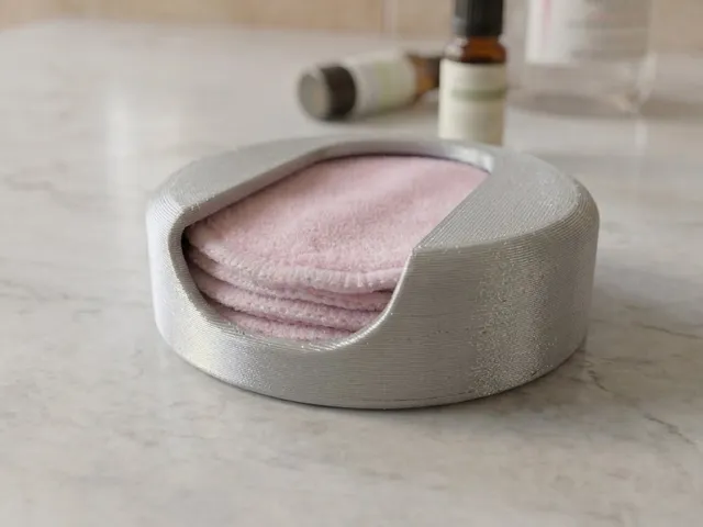 Makeup remover pads holder