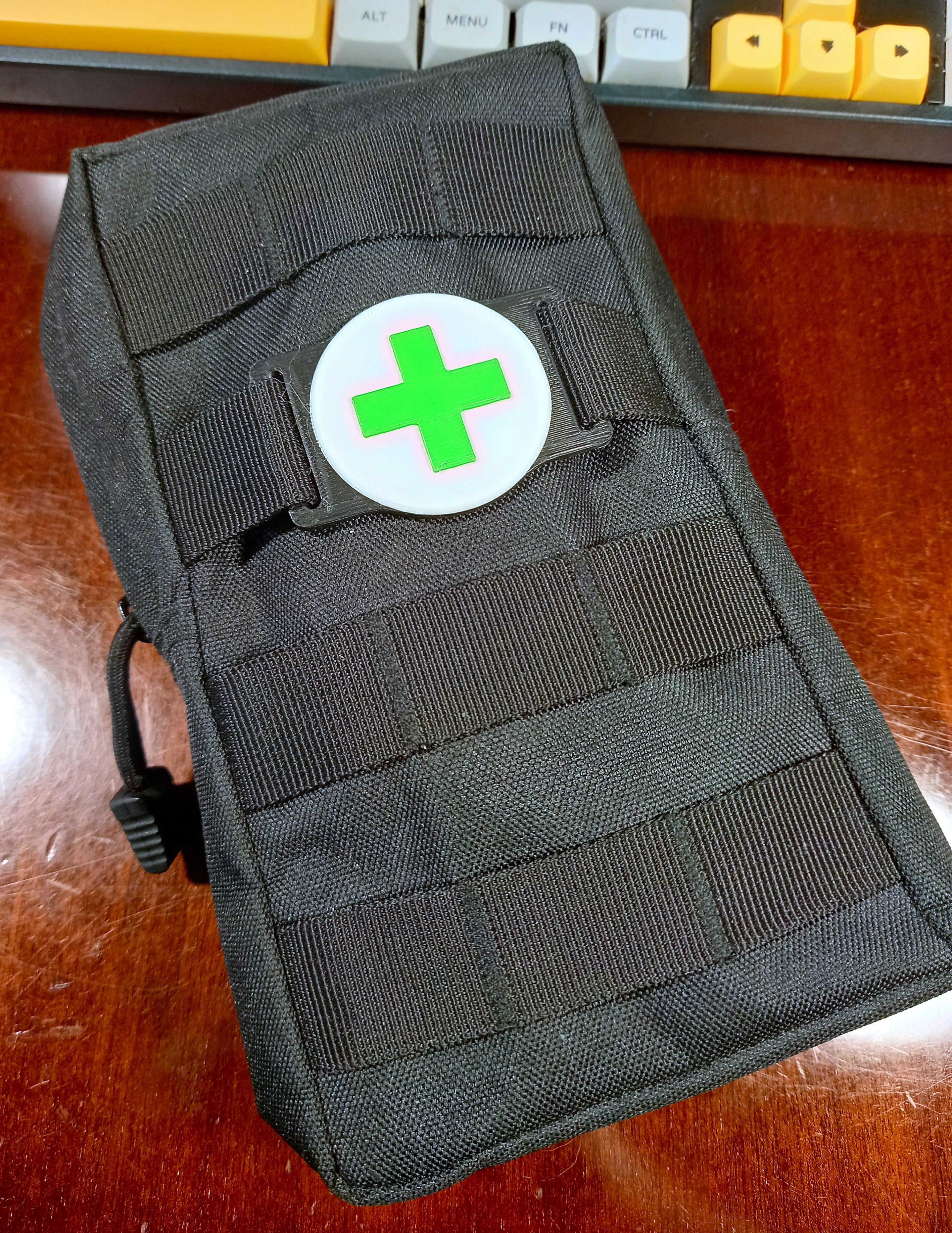Miniatura 2 do modelo 3D First aid kit/Cross molle patch