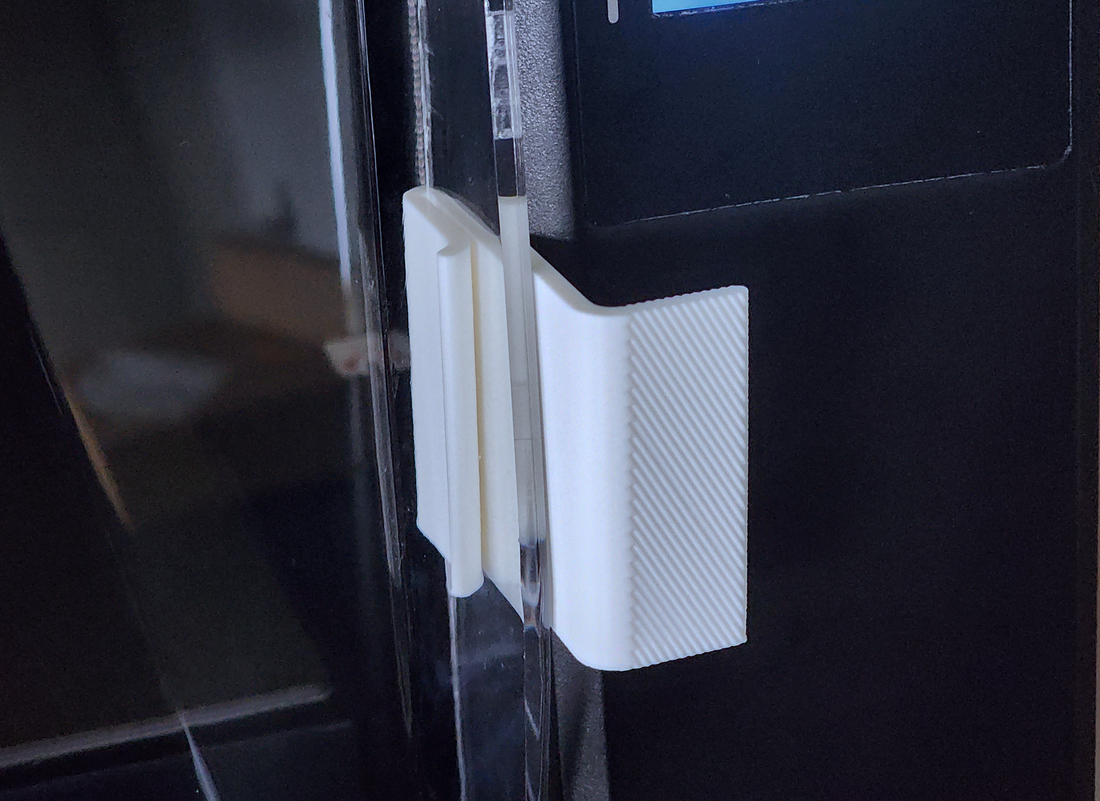 QIDI Q1 Pro Clip-On Door Handle