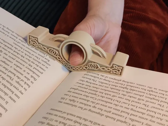 Bookholder (Celtic Cross Pattern)