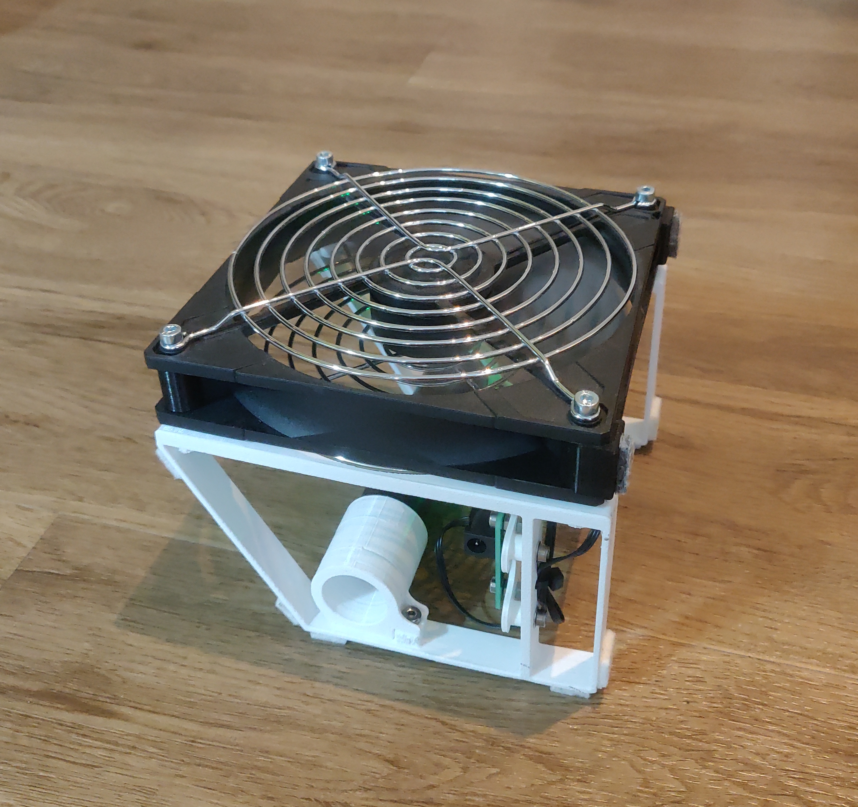 140mm Fan Stand with Powerbank Holder