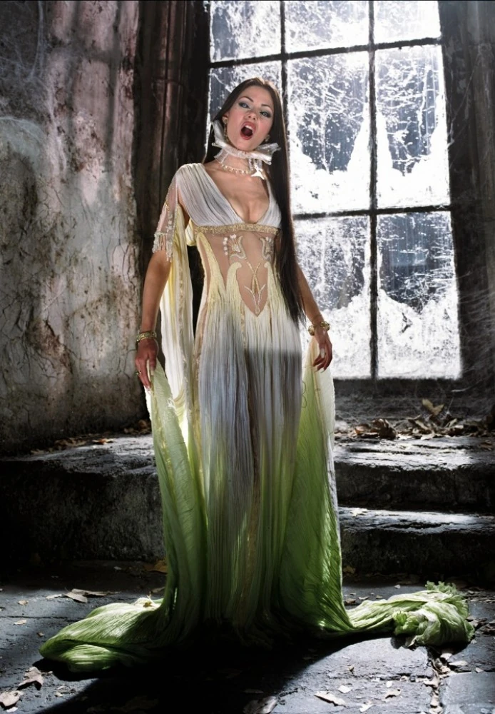 Silvia Colloca as Verona "Van Helsing" (2004)