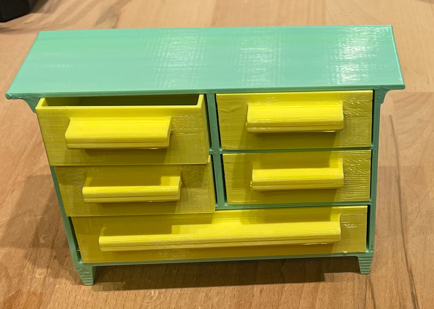 Hračka, komoda pro panenky. Toy, dresser for dolls.