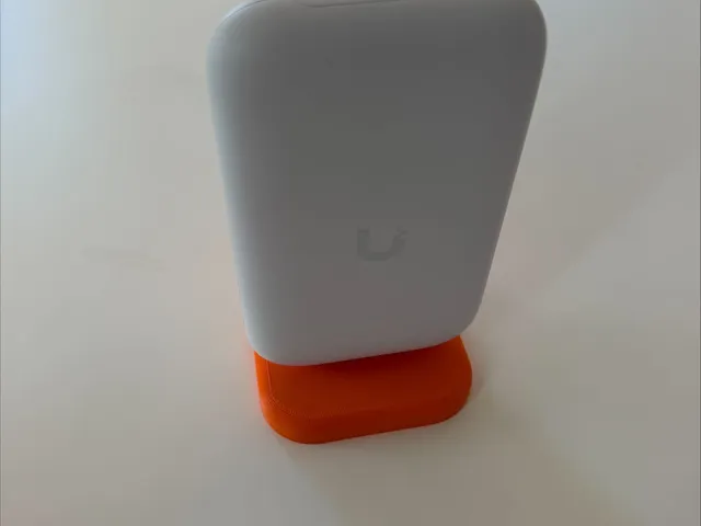 Unifi Swiss army knife (UK-Ultra) Desk stand
