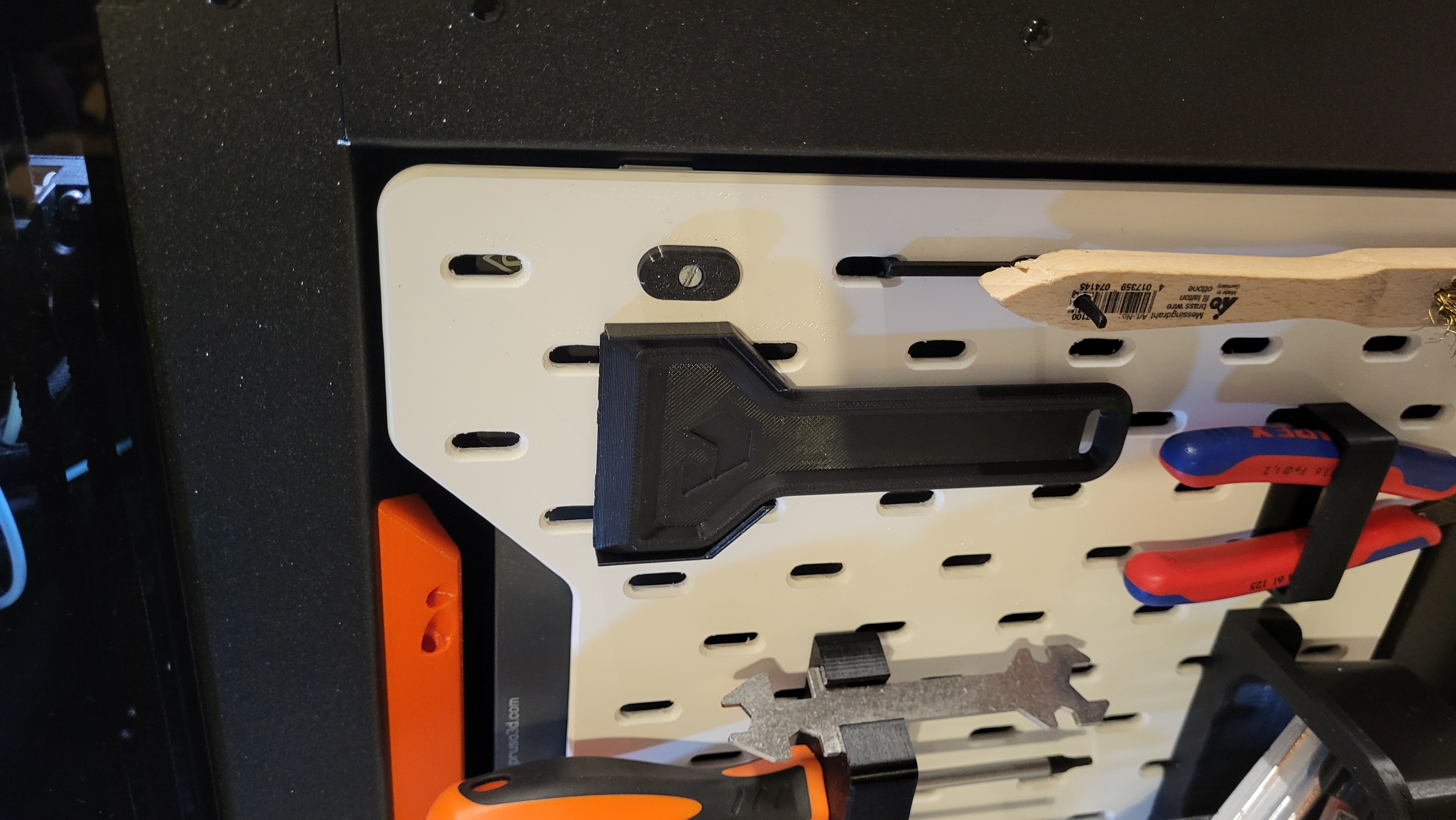 Skadis Prusa spatula / scraper holder