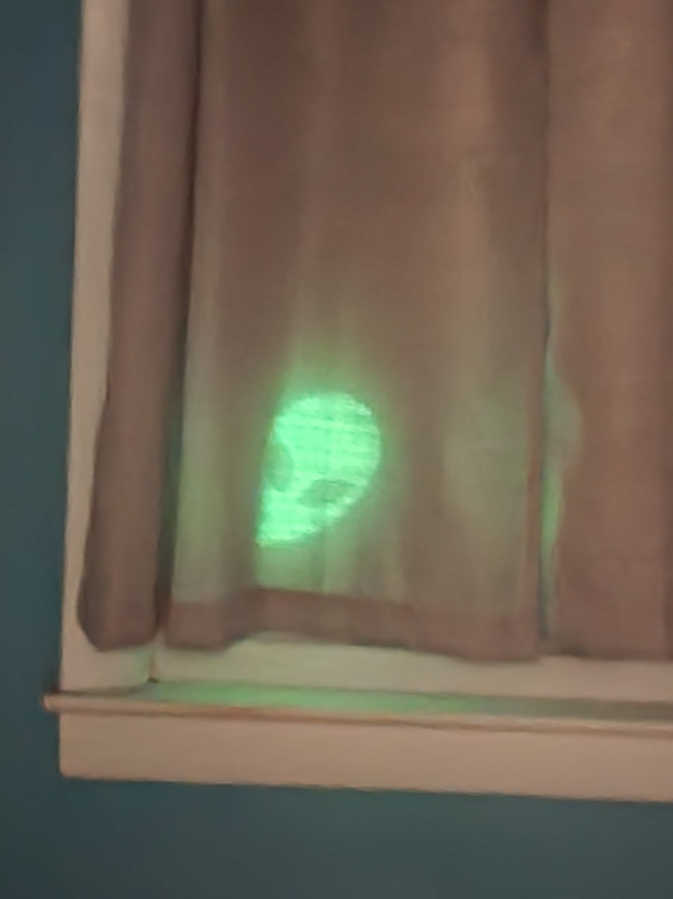 Alien Peeking