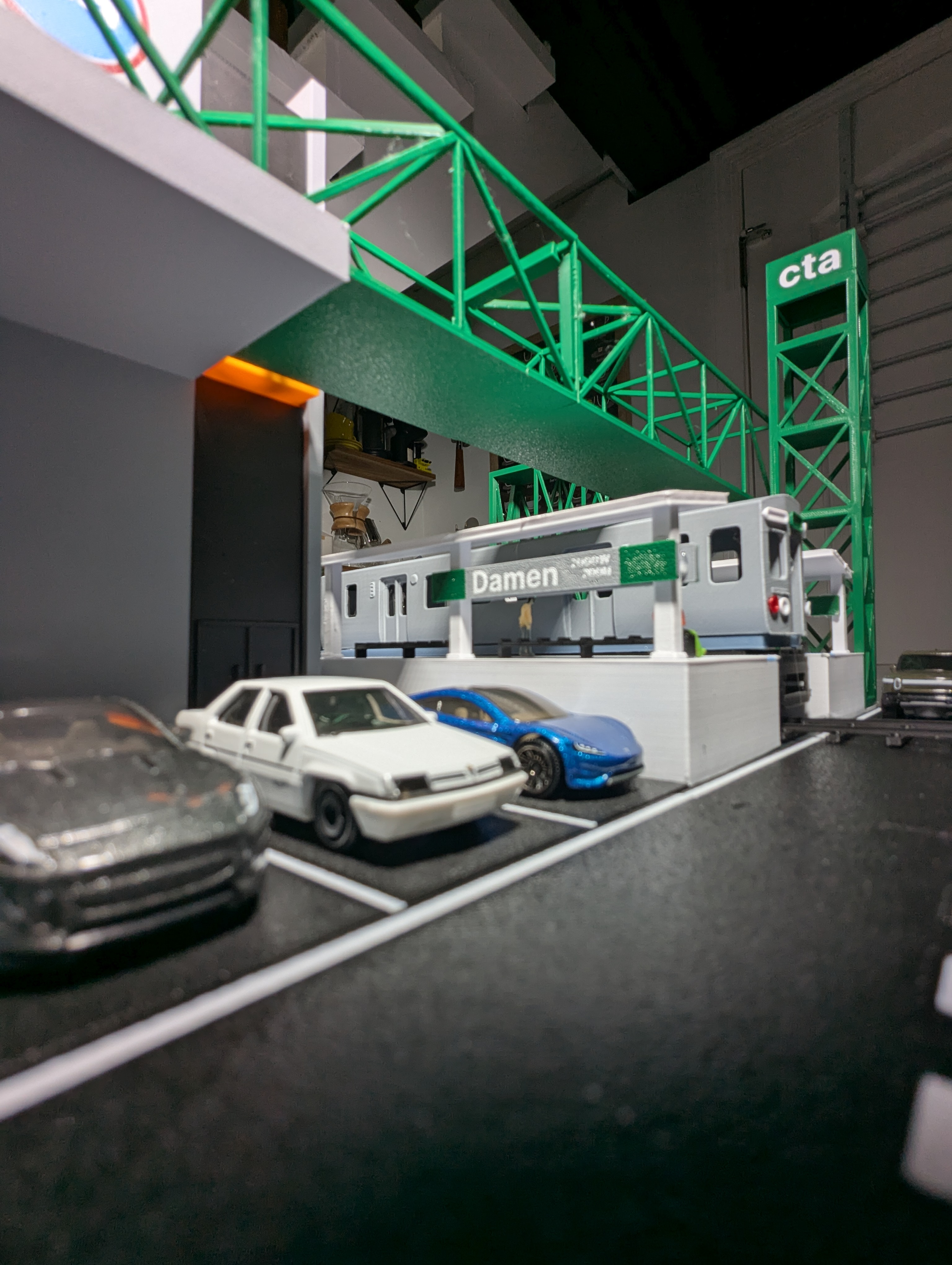 CTA Damen Green Line Station - 1:64 Scale Diorama — thumbnail 16