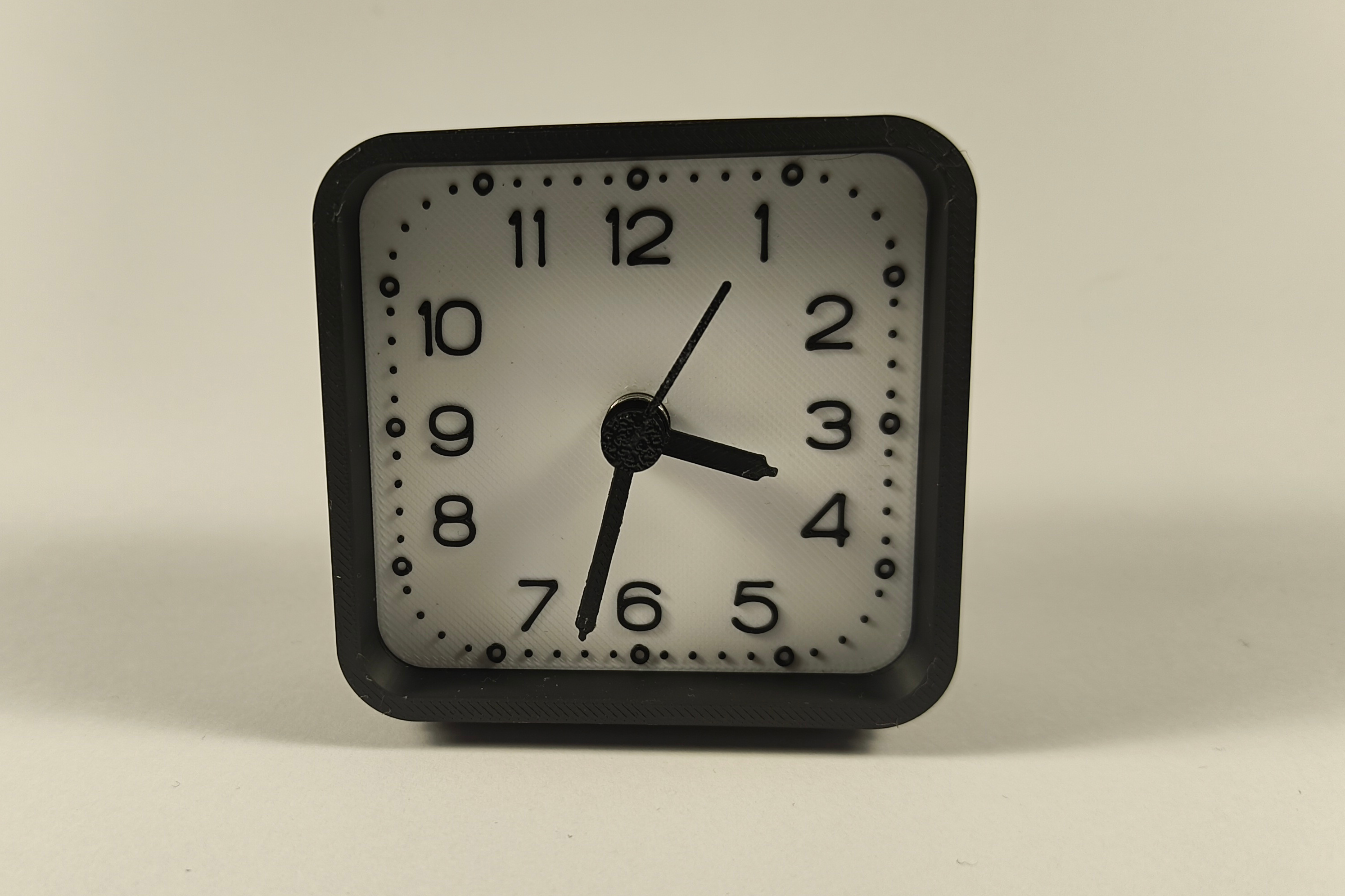 Soviet-Style Clock — miniatura 4