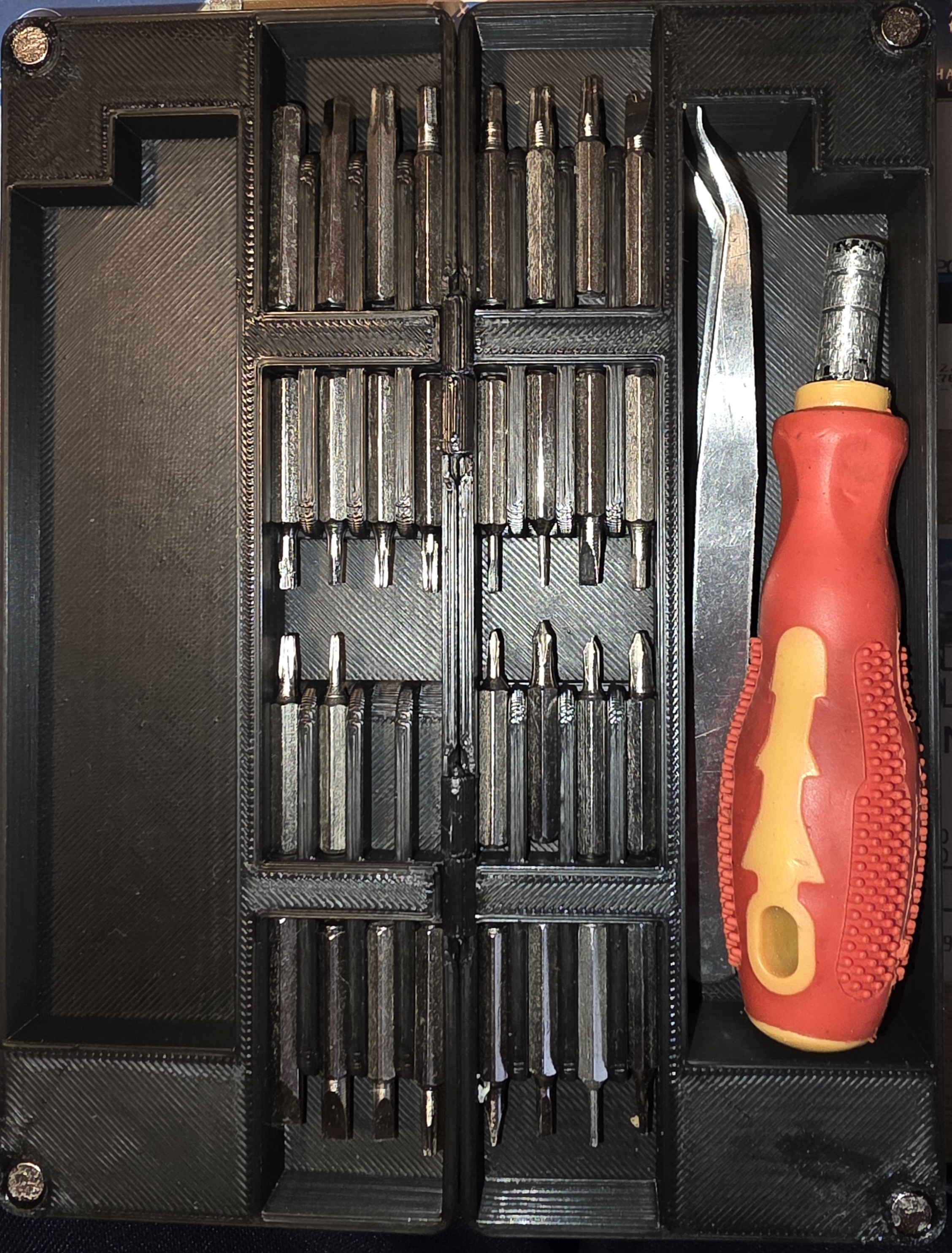 Tool Case - Custodia compatta per cacciavite magnetico e set di punte