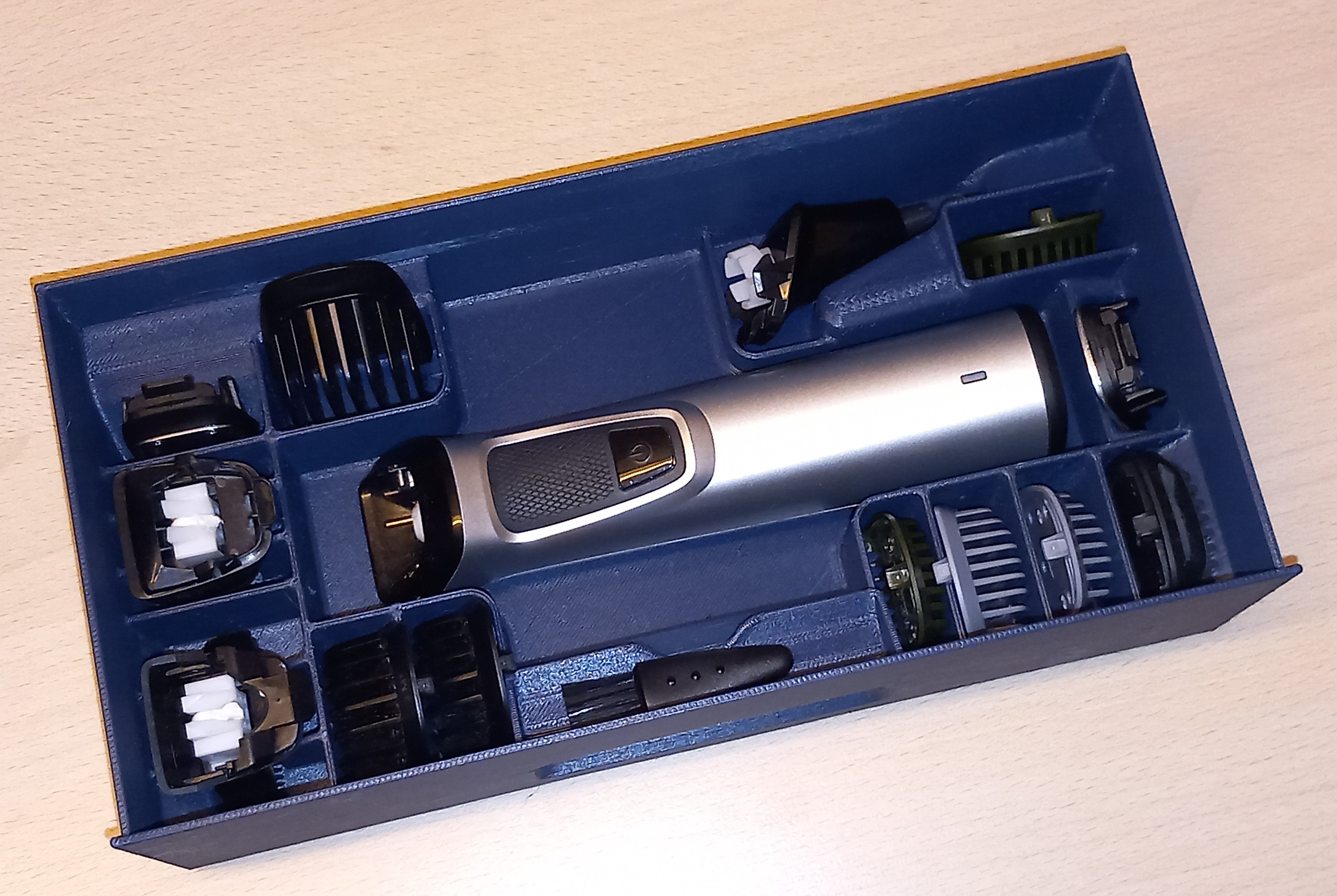 Full extension drawer for trimmer (Philips 7000 Series)