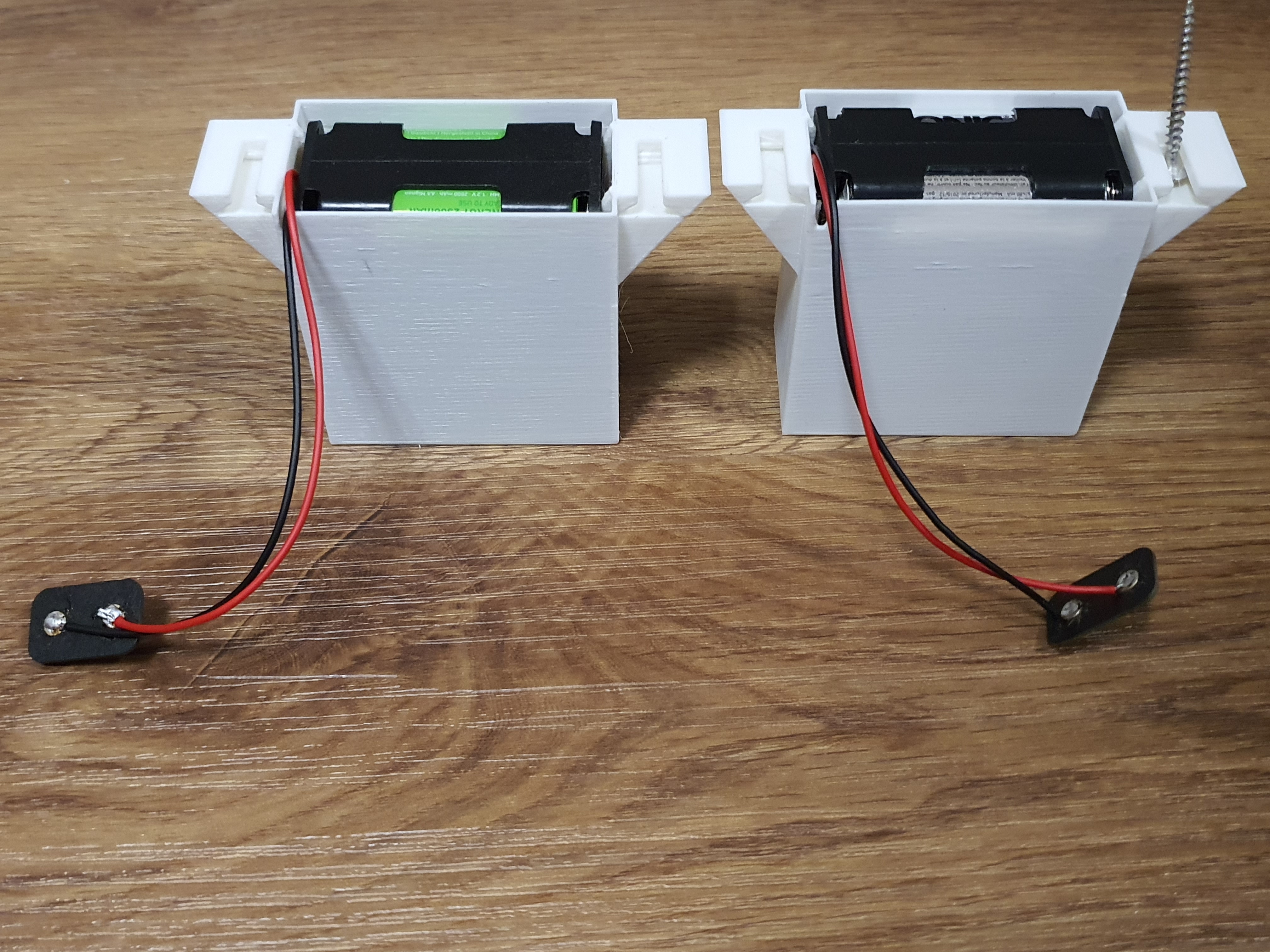 Mounting case for 8xAA battery pack / Montážní pouzdro na 6xAA baterie