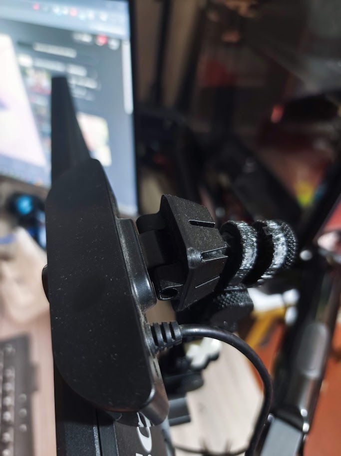 Generic webcam mount