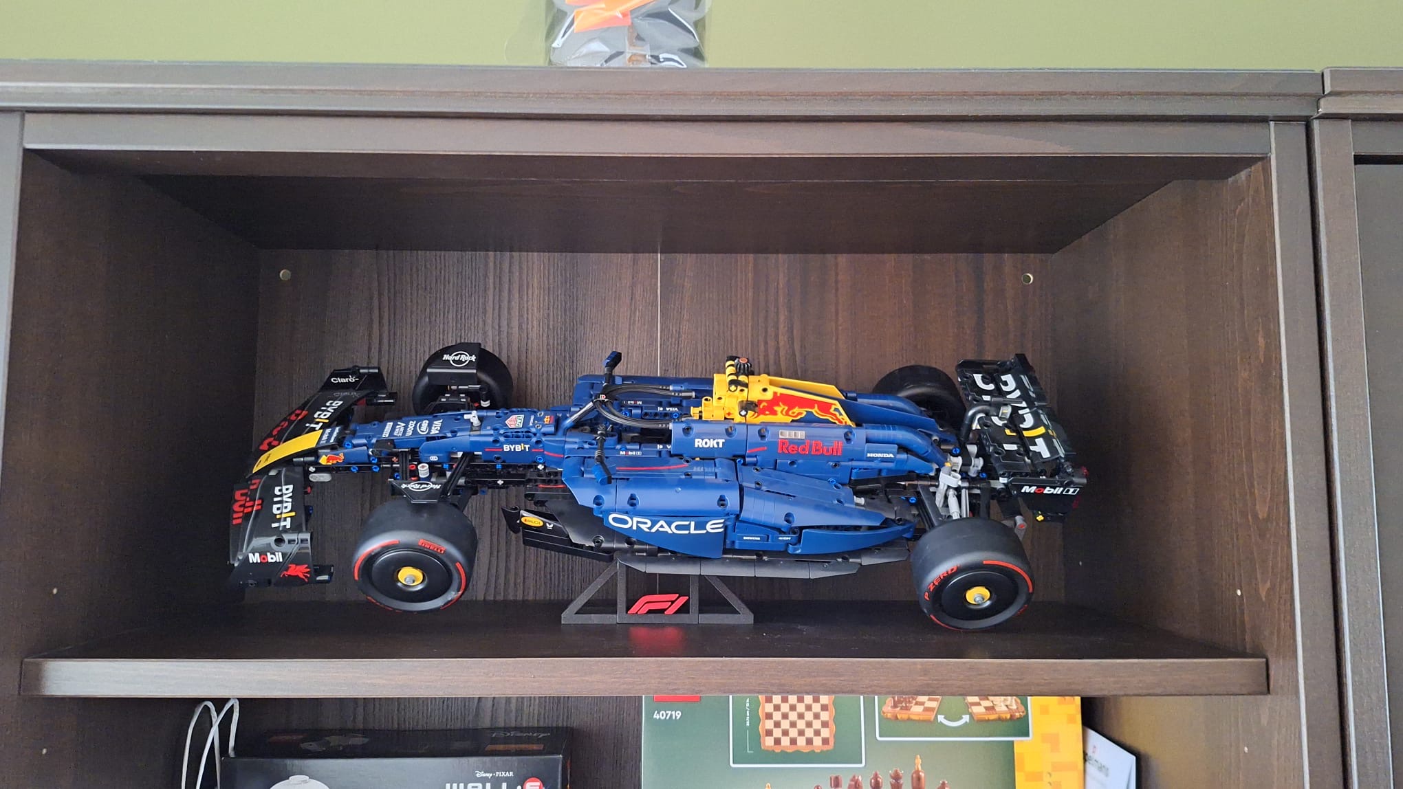 angled stand for lego F1 redbull car