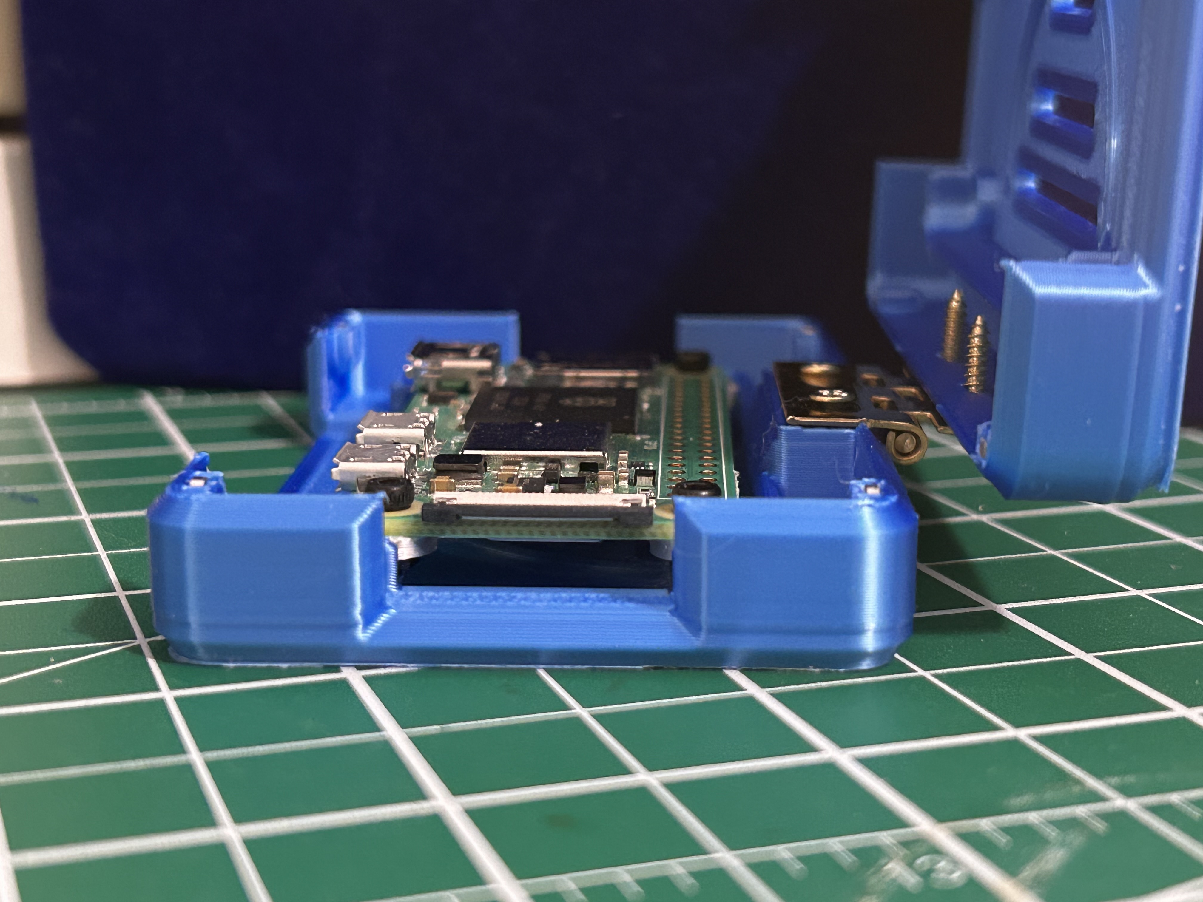Miniatura 5 do modelo 3D Ground Zero Pi Zero 2W Hinged Case V1