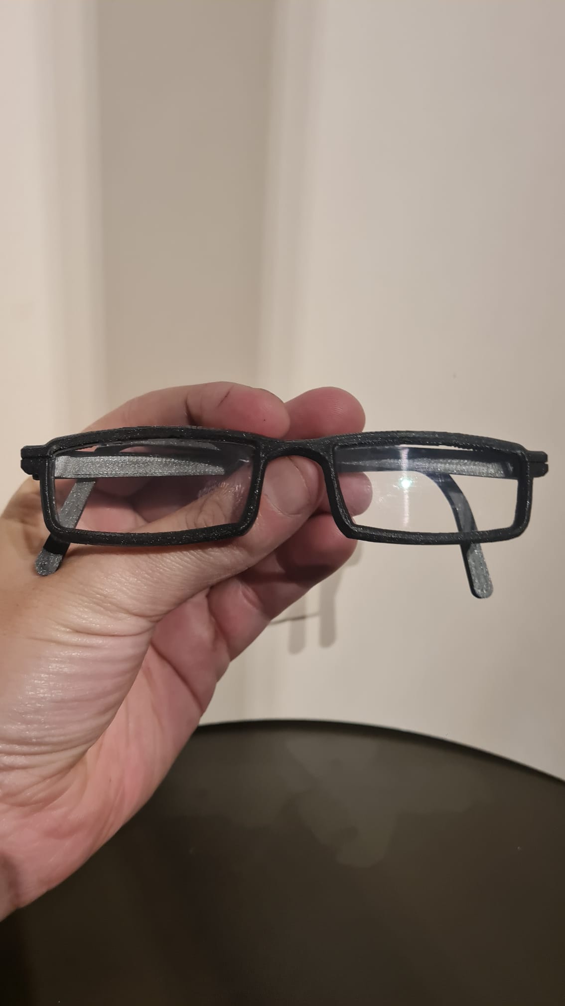 Glasses for narrow lenses. Including sample lens.