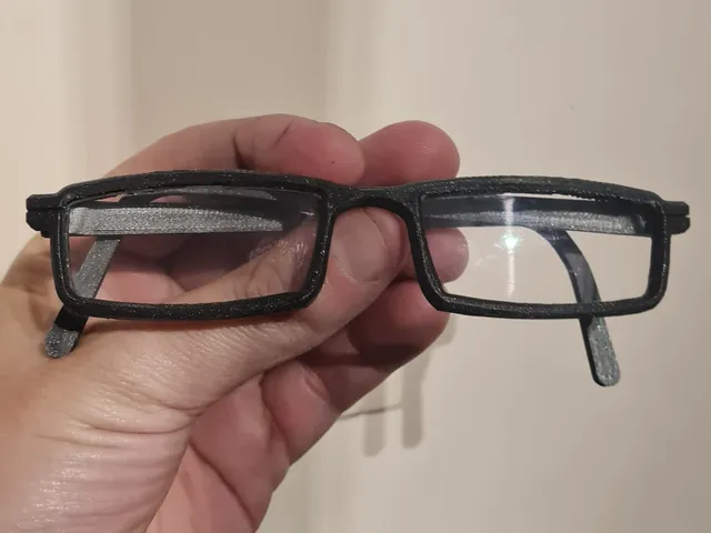 Glasses for narrow lenses. Including sample lens.