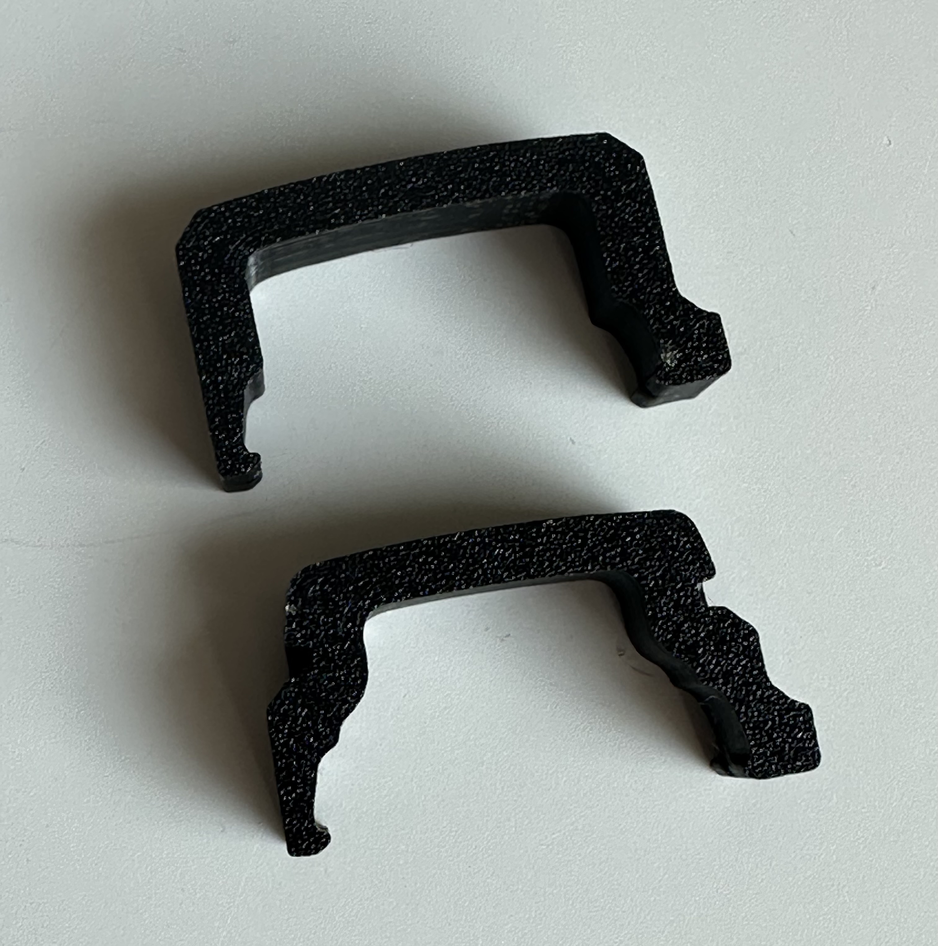 Stackable, roomy cable channel wire clips for vcore4