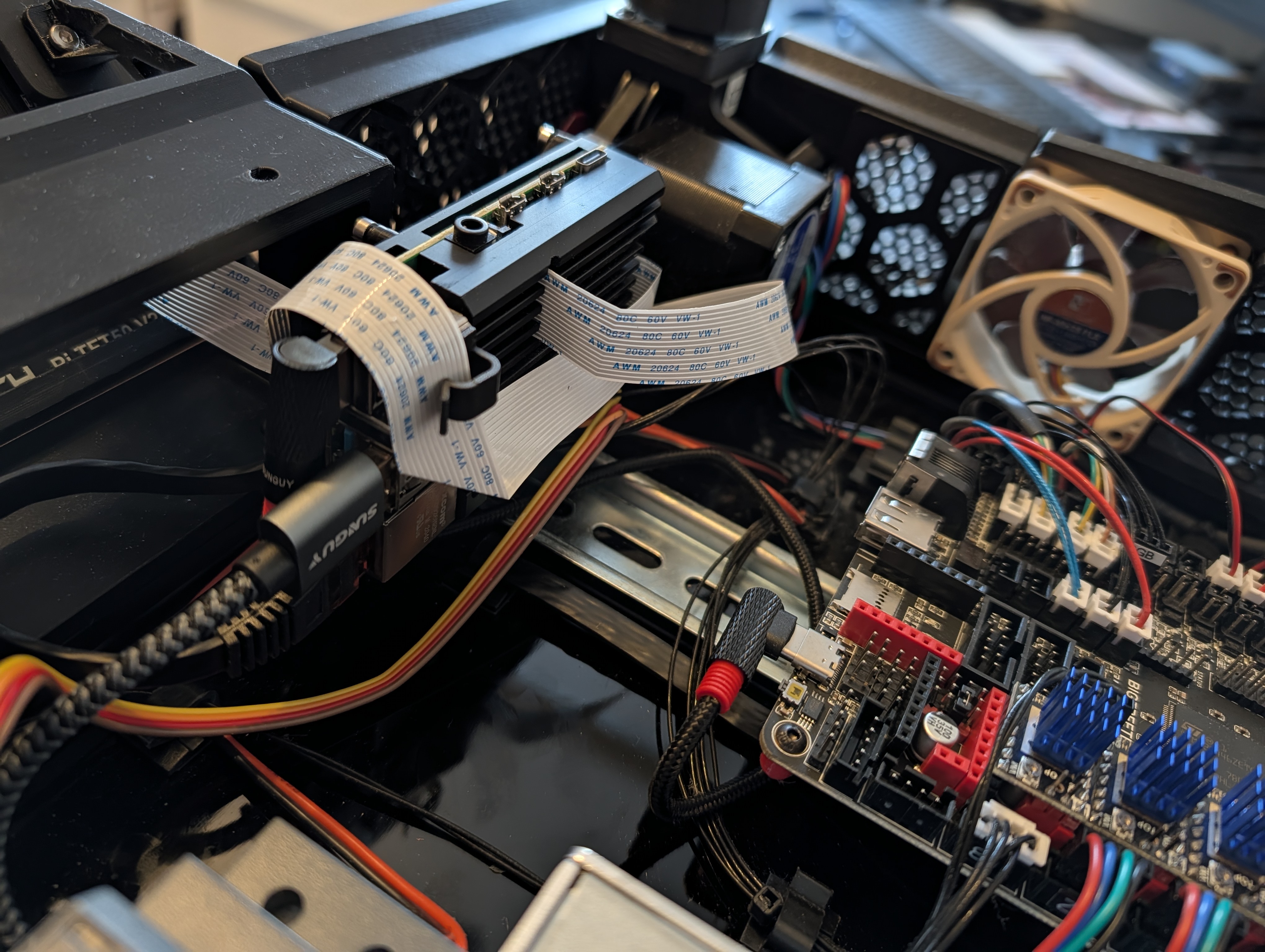 RaspberryPi Vertically Mount — miniatura 2