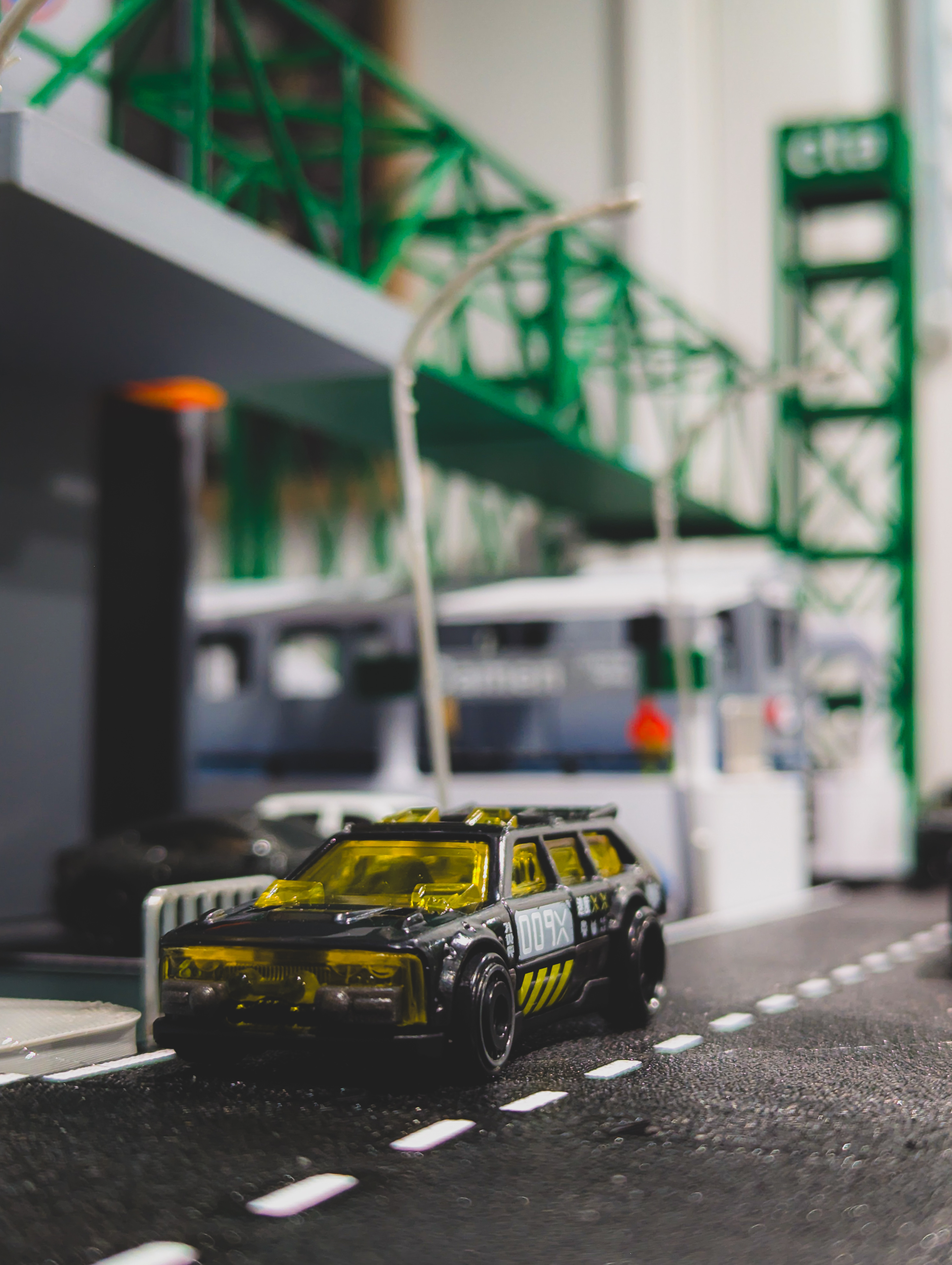 CTA Damen Green Line Station - 1:64 Scale Diorama — thumbnail 7