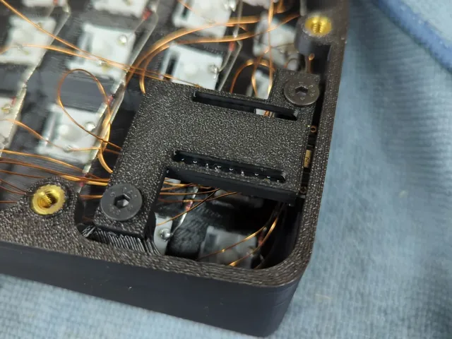NRF 52840 holder for Charybdis / Scylla
