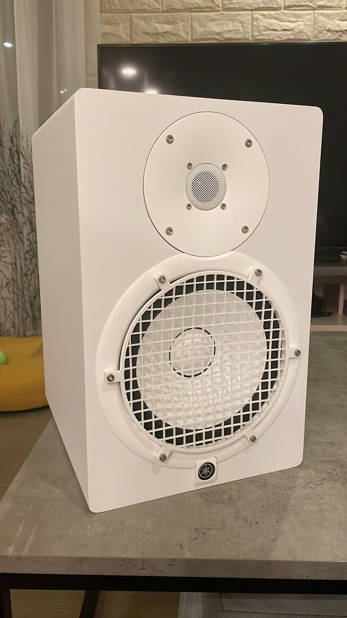 Yamaha HS8 Grill