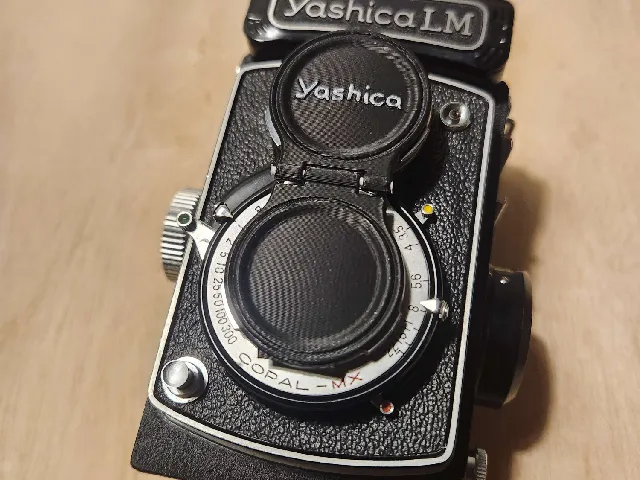 Yashica TLR/Bay 1 Folding Lenscap