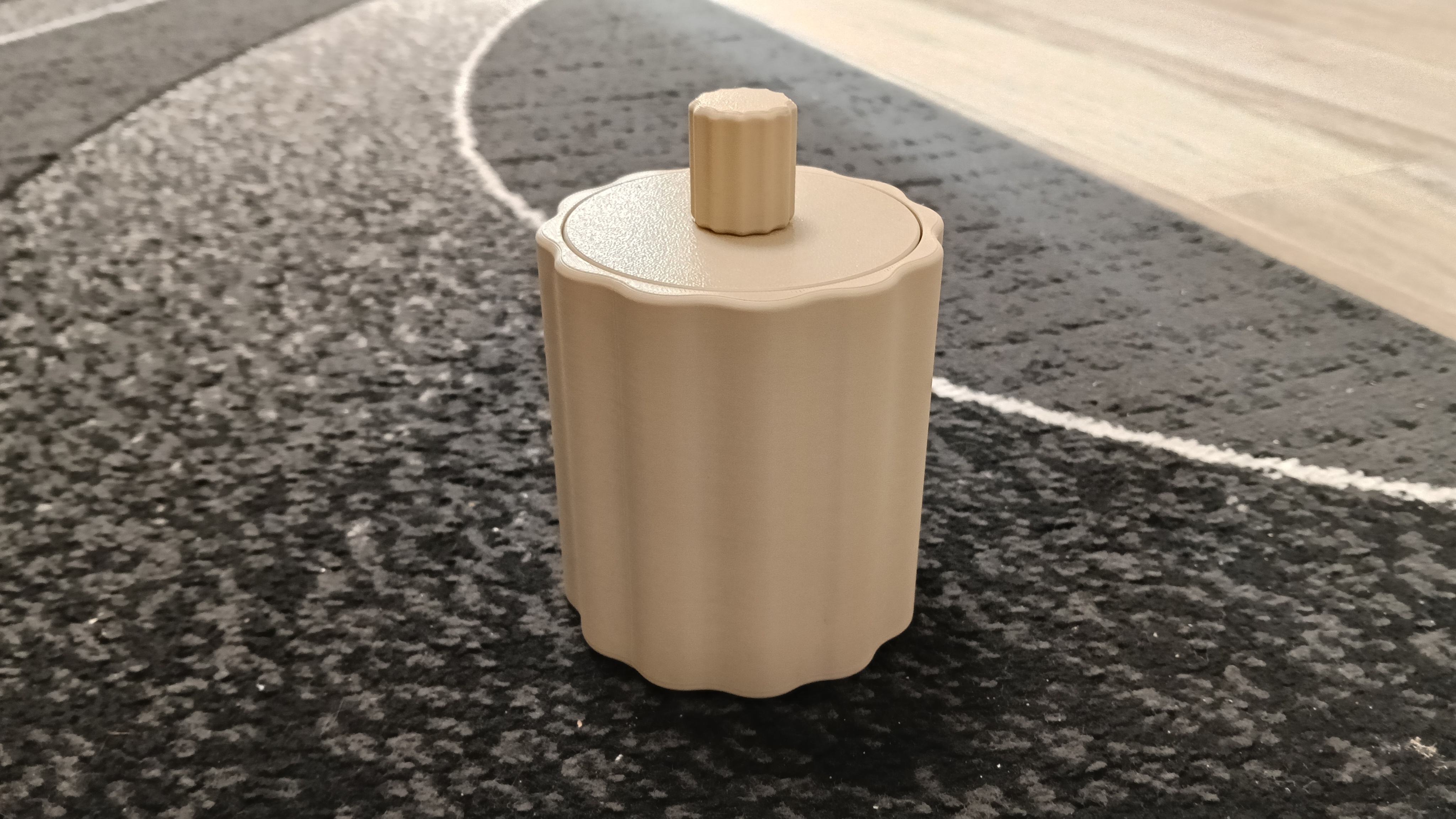 Cotton fioc/Q-tips holder