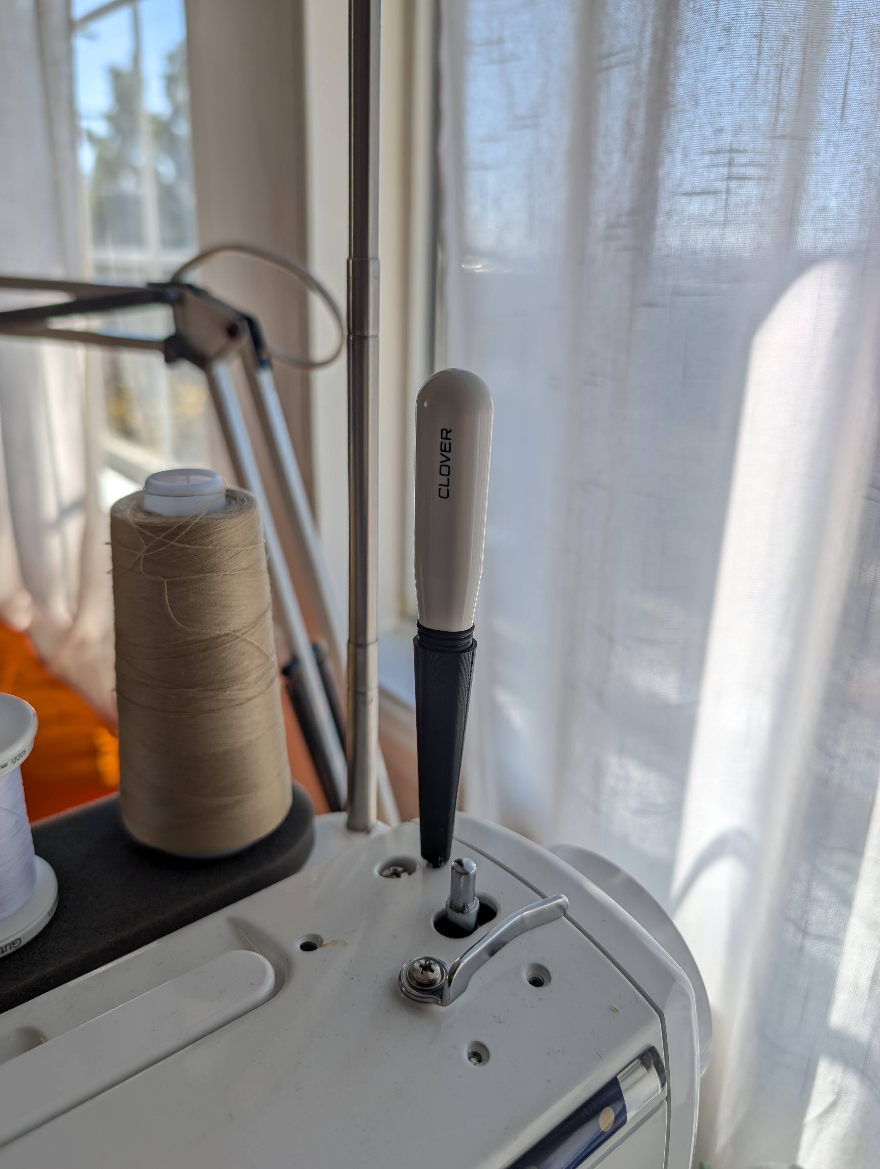 Clover Seam Ripper Juki Stand